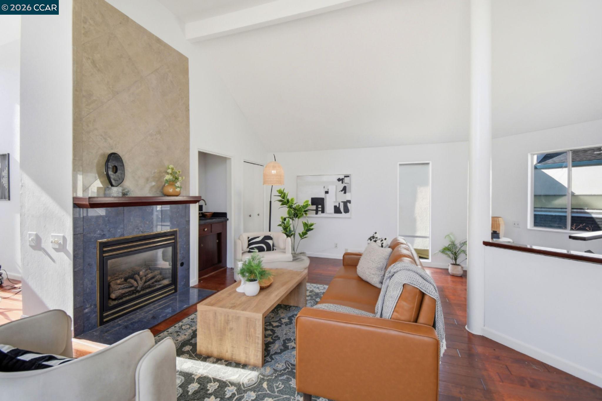 Photo #3: 41133389 Listing: Photo #3
