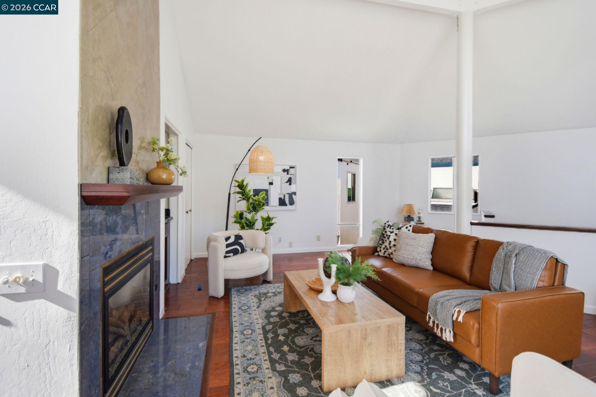 Photo #4: 41133389 Listing: Photo #4
