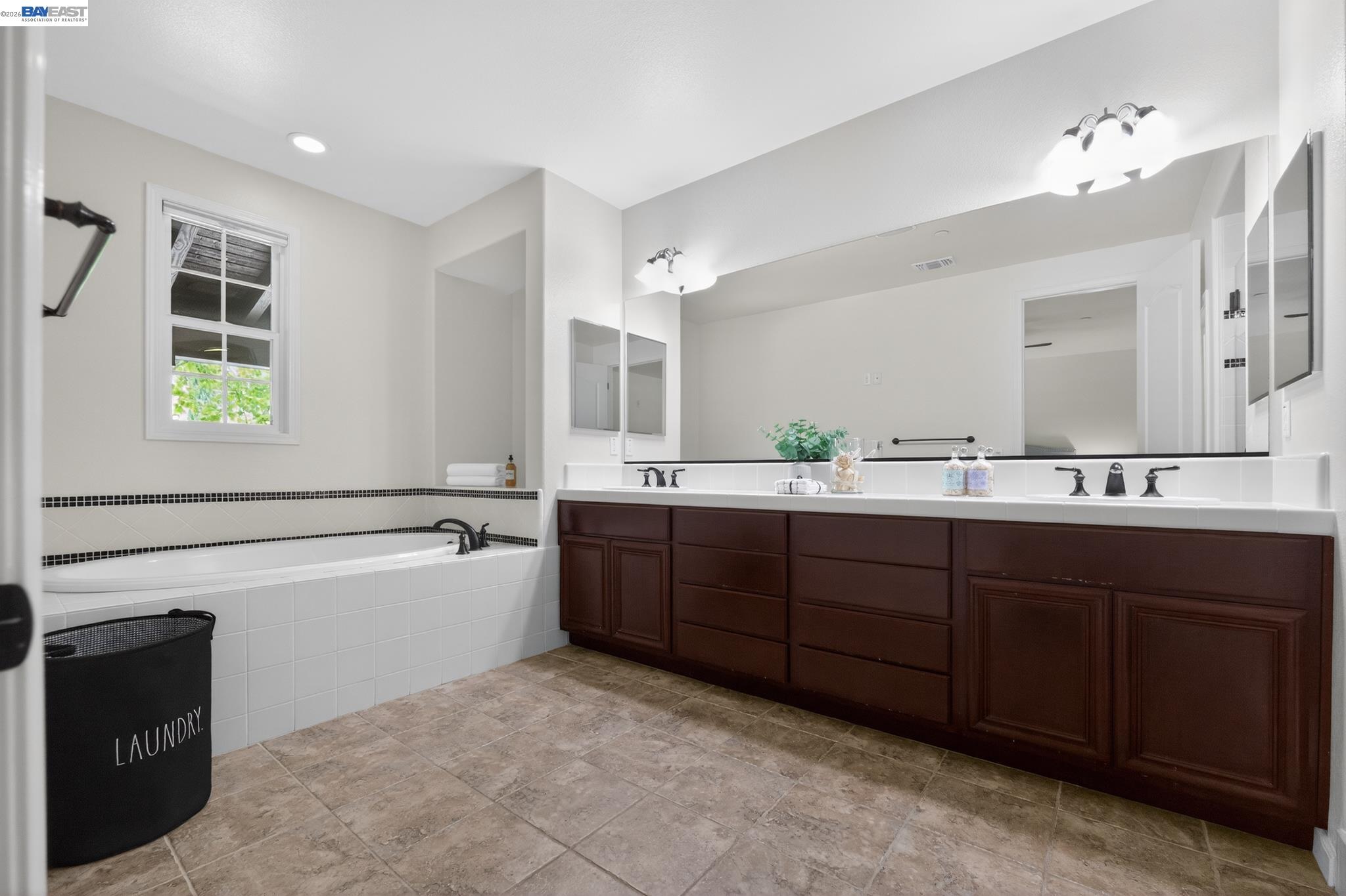 Photo #16: 41133415 Listing: Photo #16