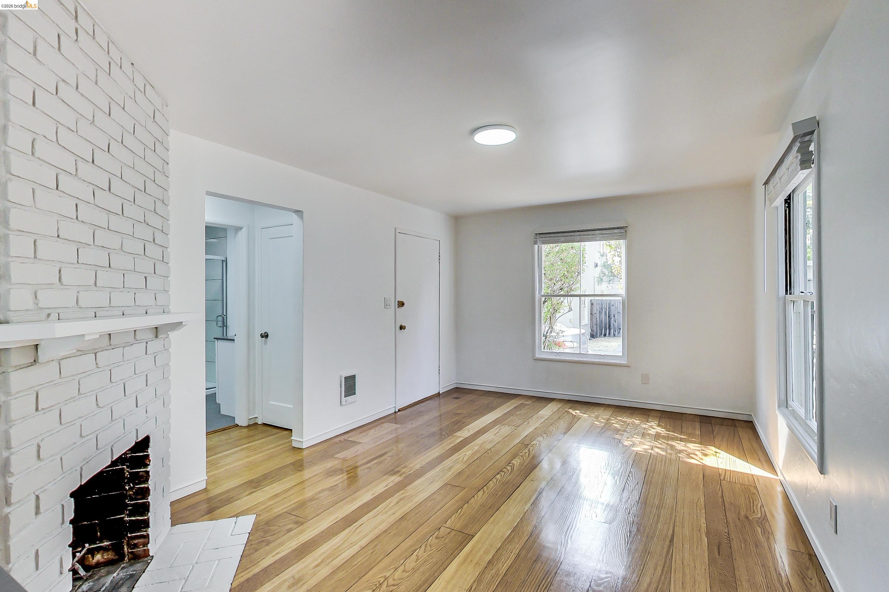 Photo #15: 41133421 Listing: Photo #15
