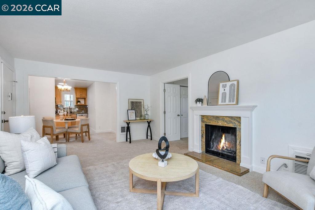 Photo #4: 41133426 Listing: Photo #4