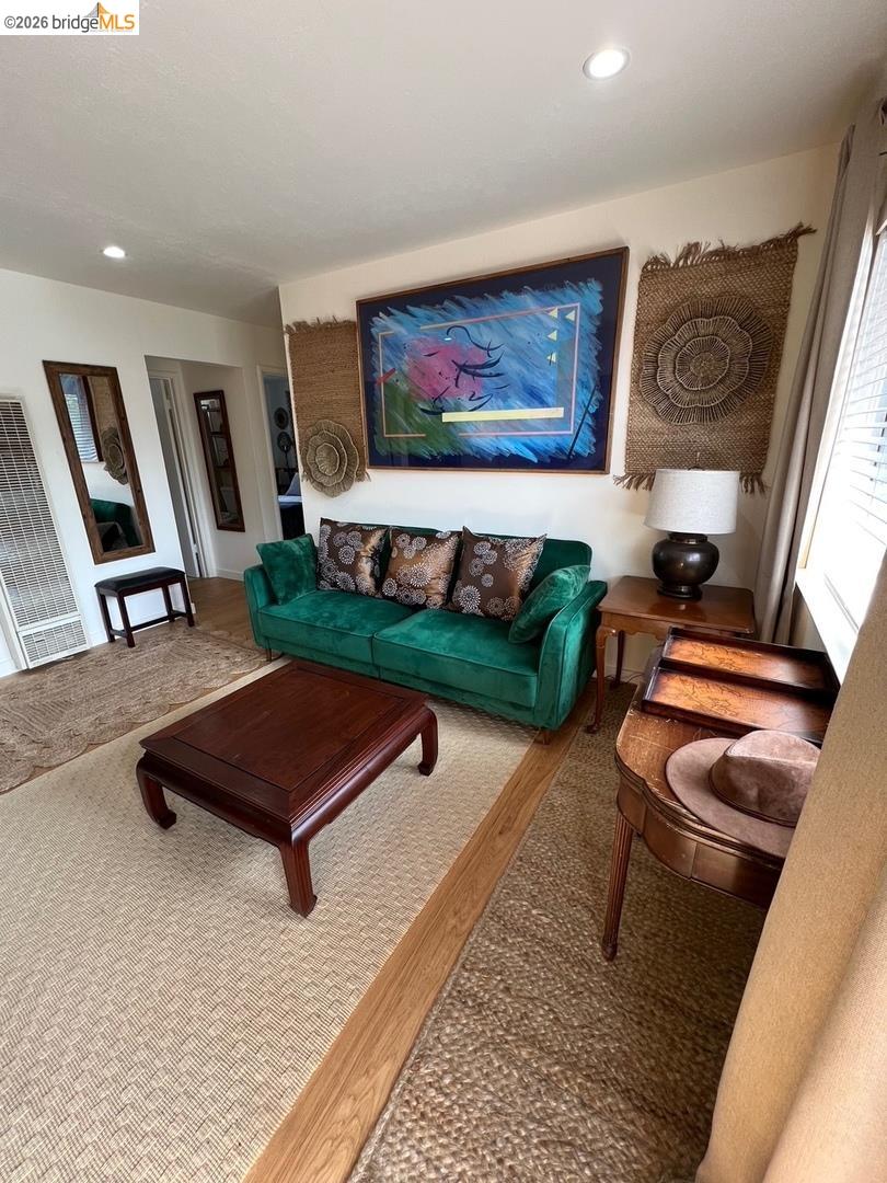 Photo #3: 41133433 Listing: Photo #3