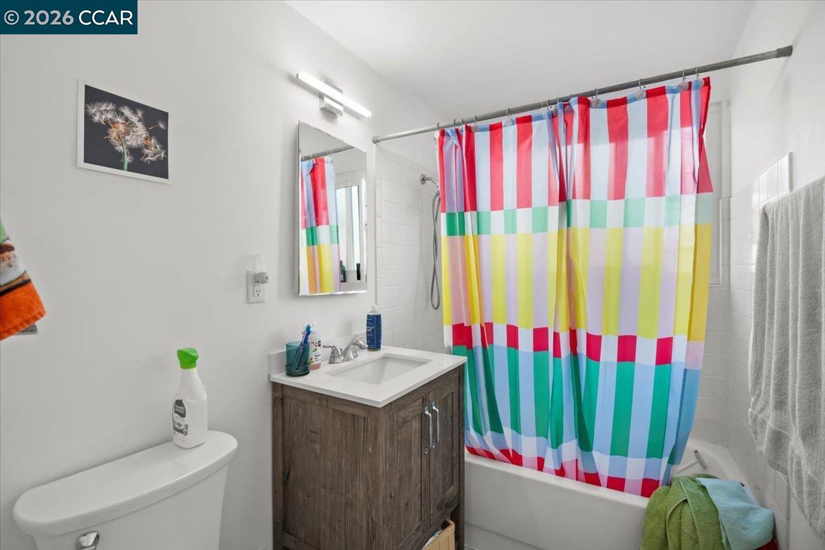84 Monte Vista Ave, Oakland CA 94611 — photo 21