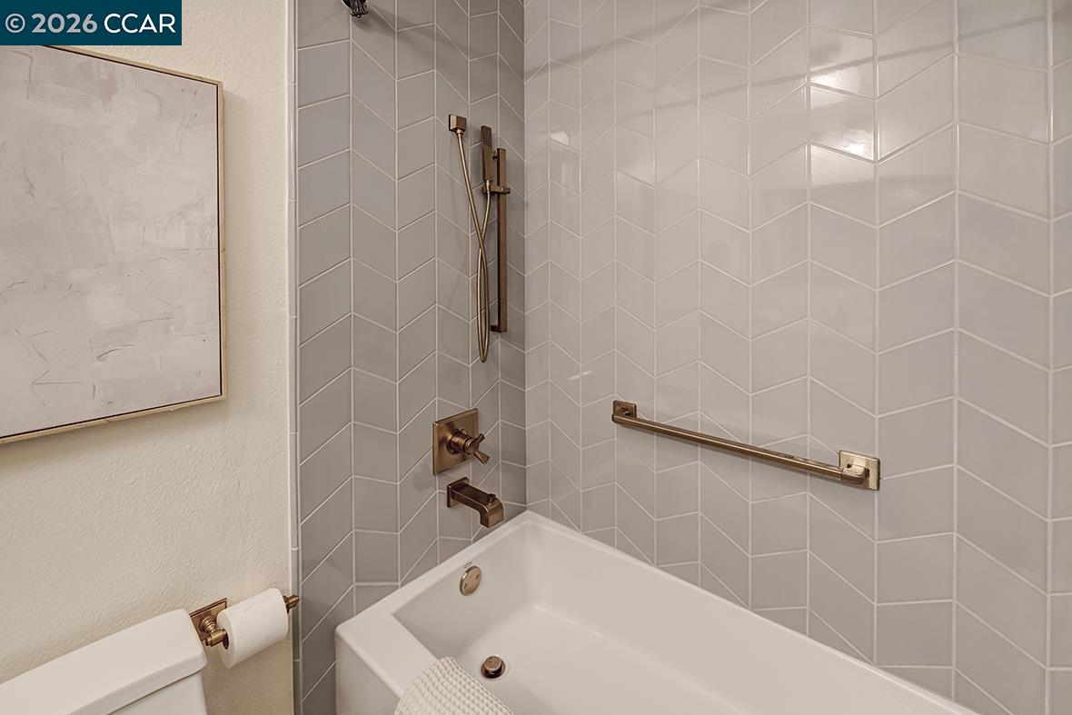 Photo #30: 41133455 Listing: Photo #30