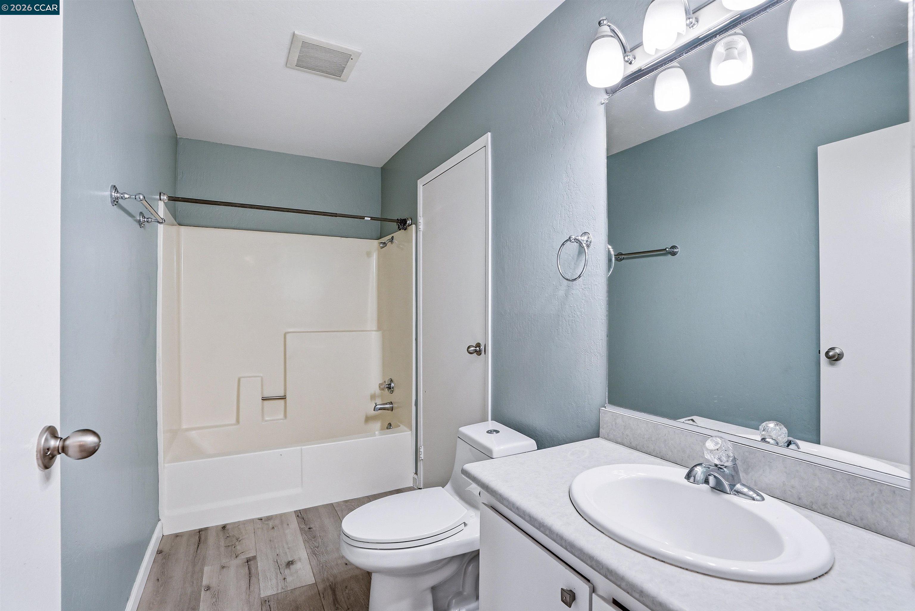 Photo #11: 41133459 Listing: Photo #11
