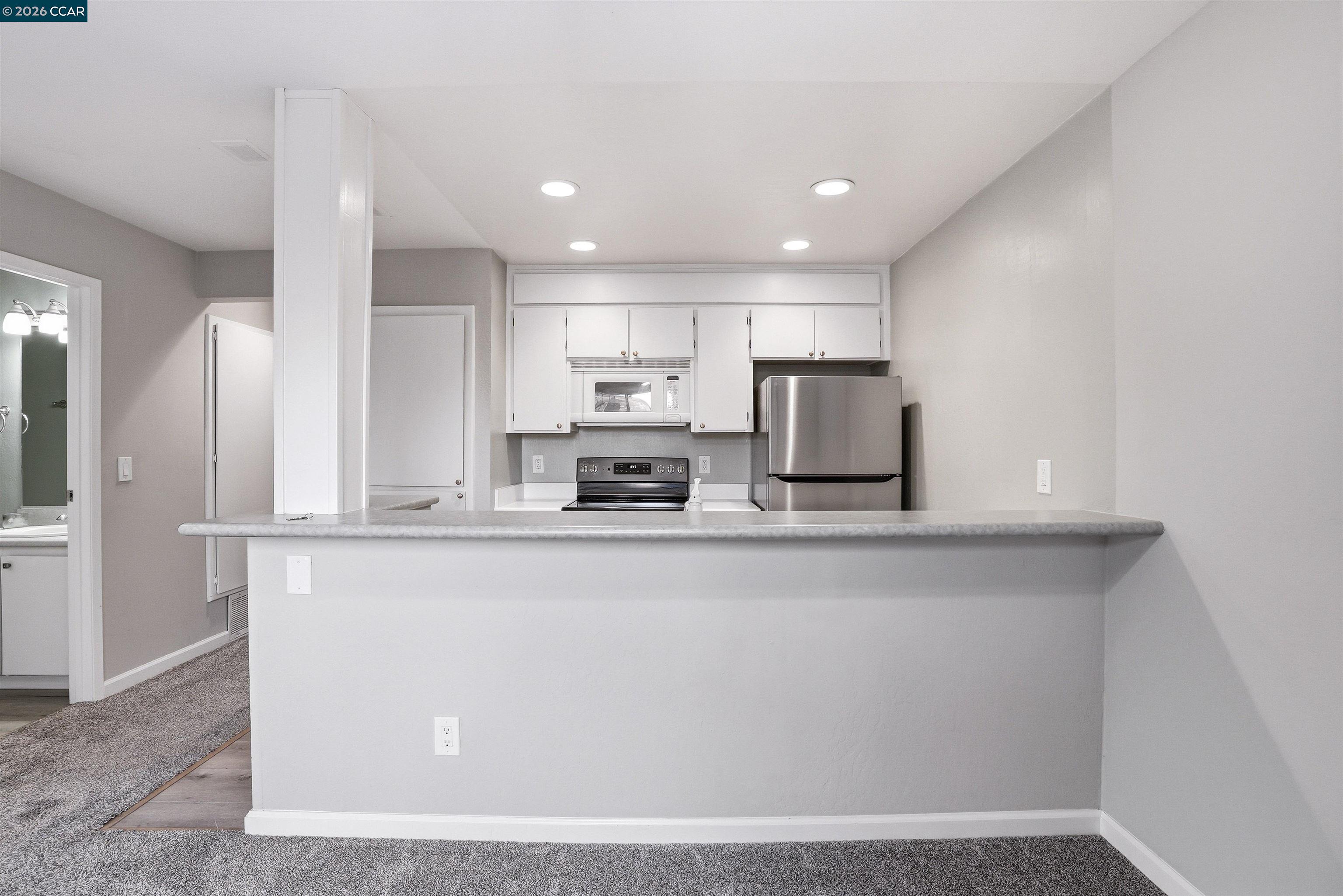 Photo #6: 41133459 Listing: Photo #6