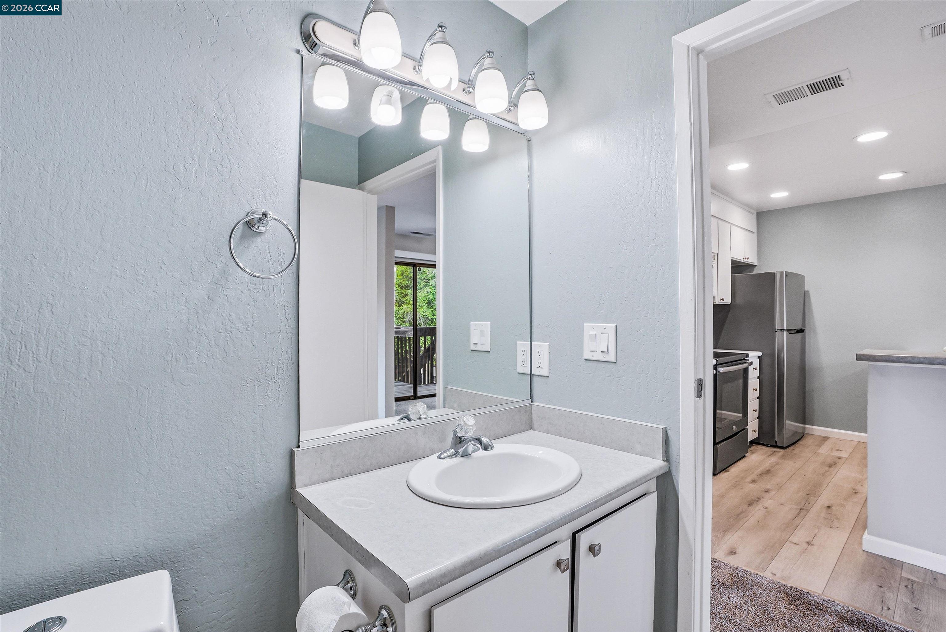 Photo #10: 41133459 Listing: Photo #10