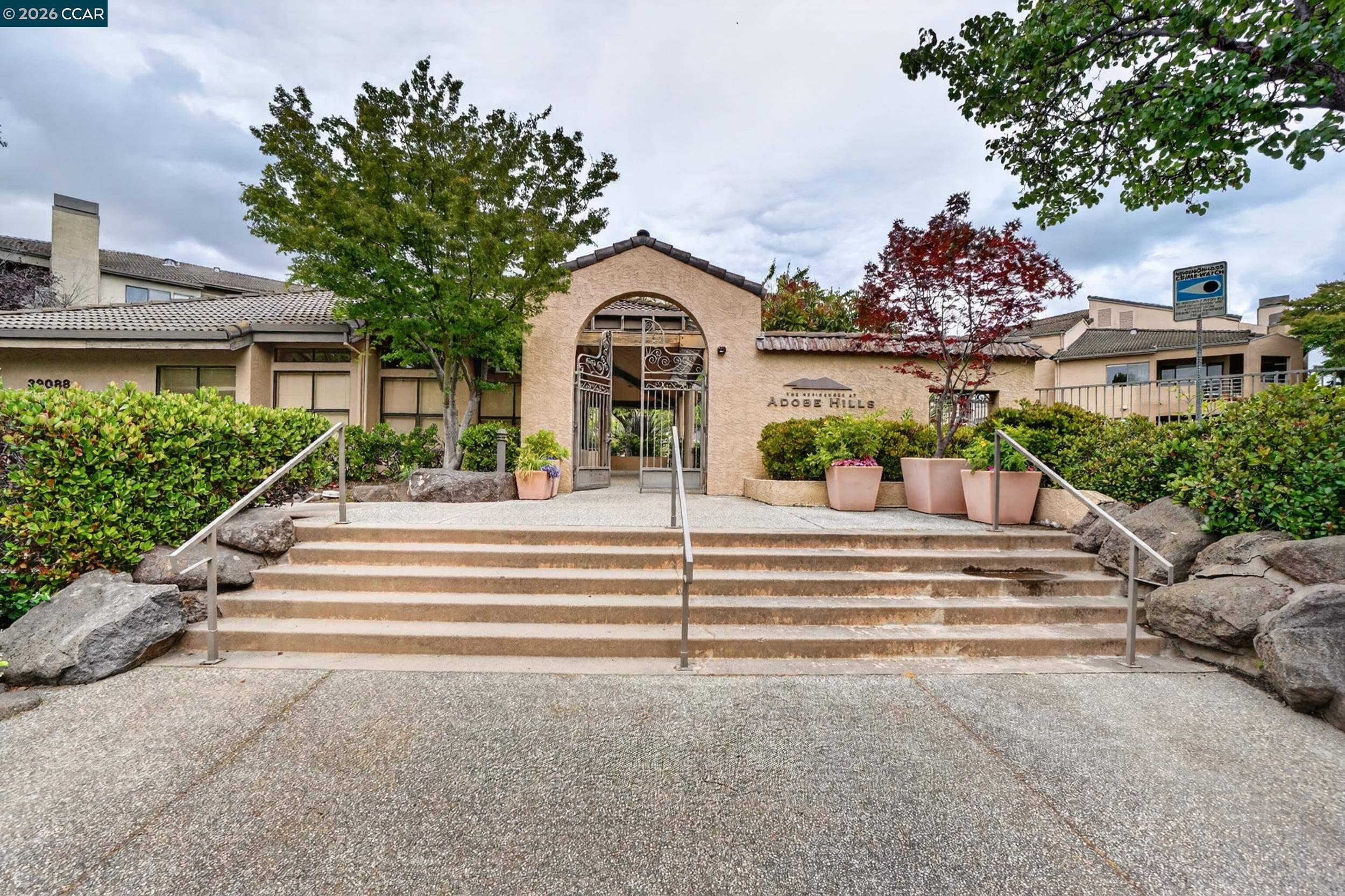 Photo #2: 41133467 Listing: Photo #2