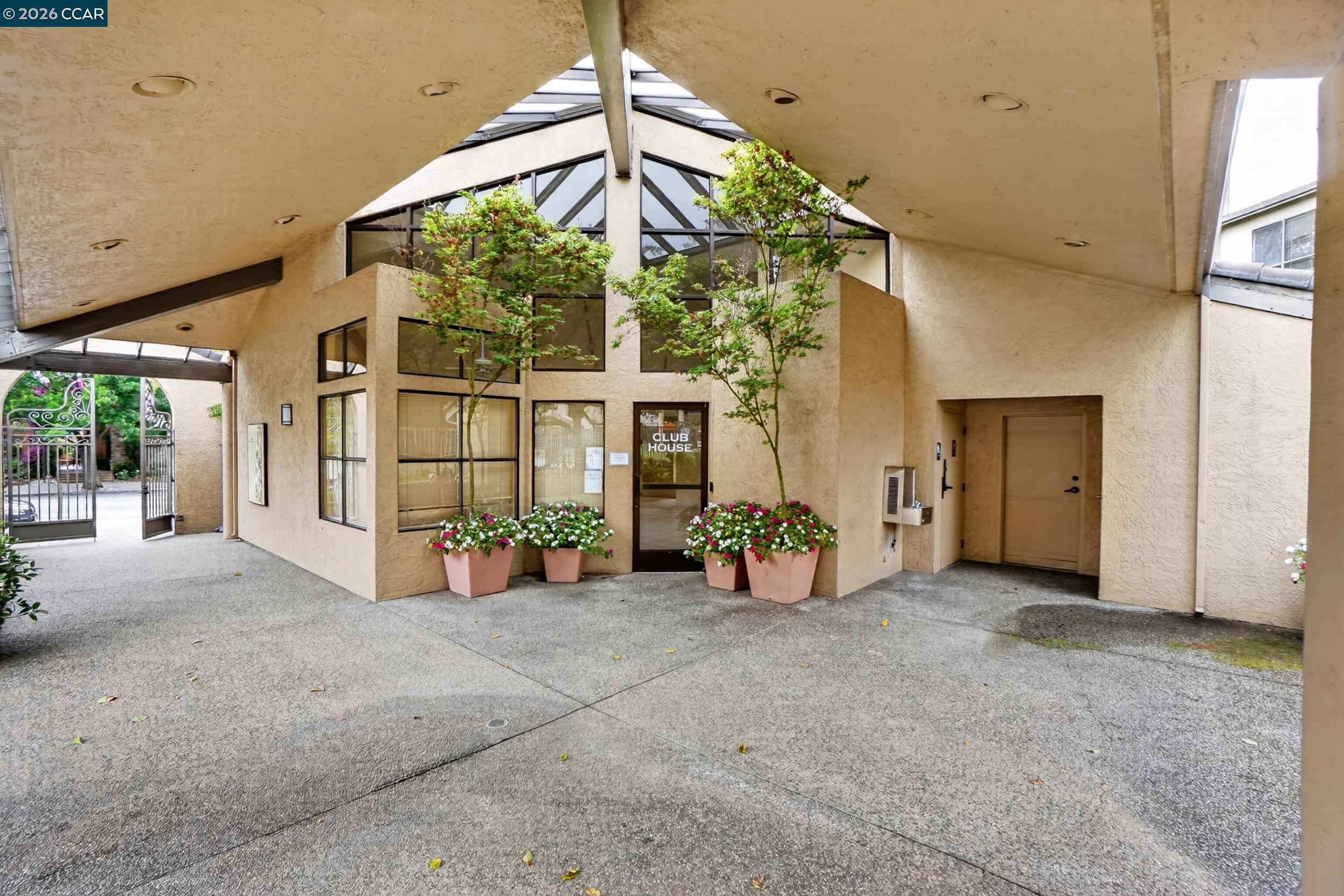 Photo #3: 41133467 Listing: Photo #3