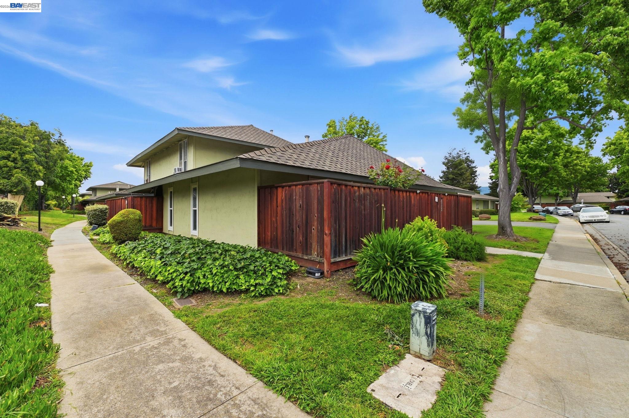 Photo #1: 41133475 Listing: Photo #1