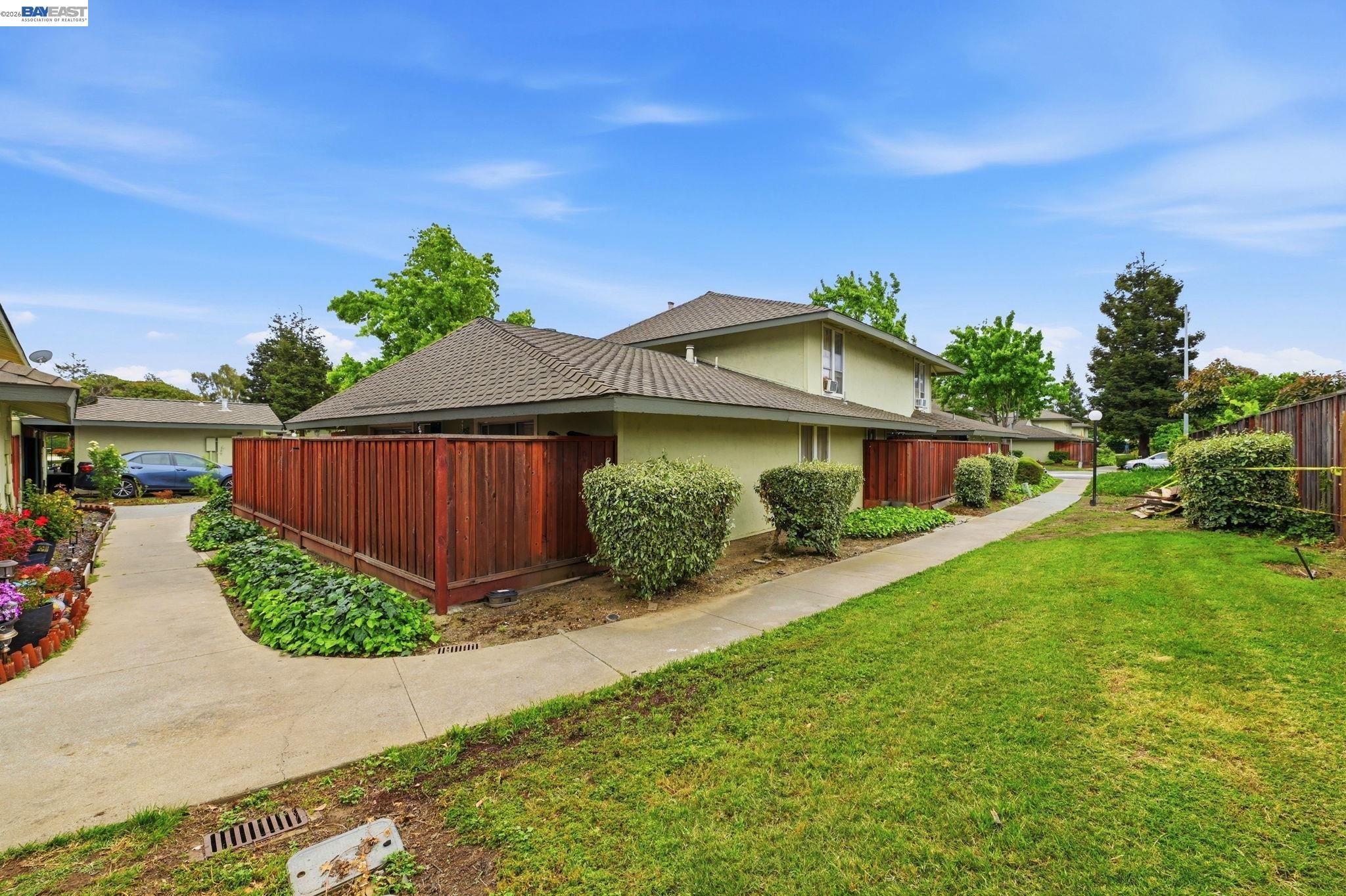 Photo #2: 41133475 Listing: Photo #2