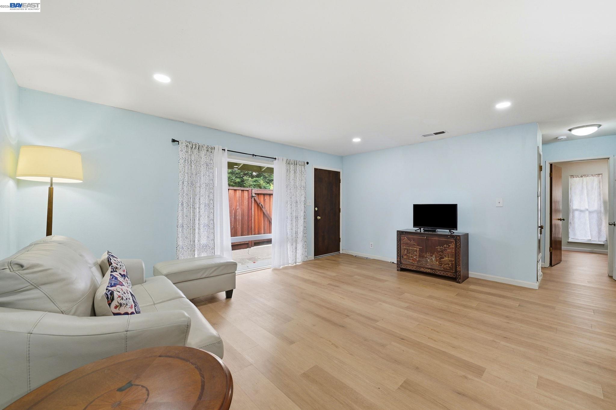 Photo #7: 41133475 Listing: Photo #7