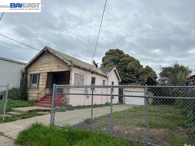 1024 50Th Ave, Oakland CA 94601 — photo 3