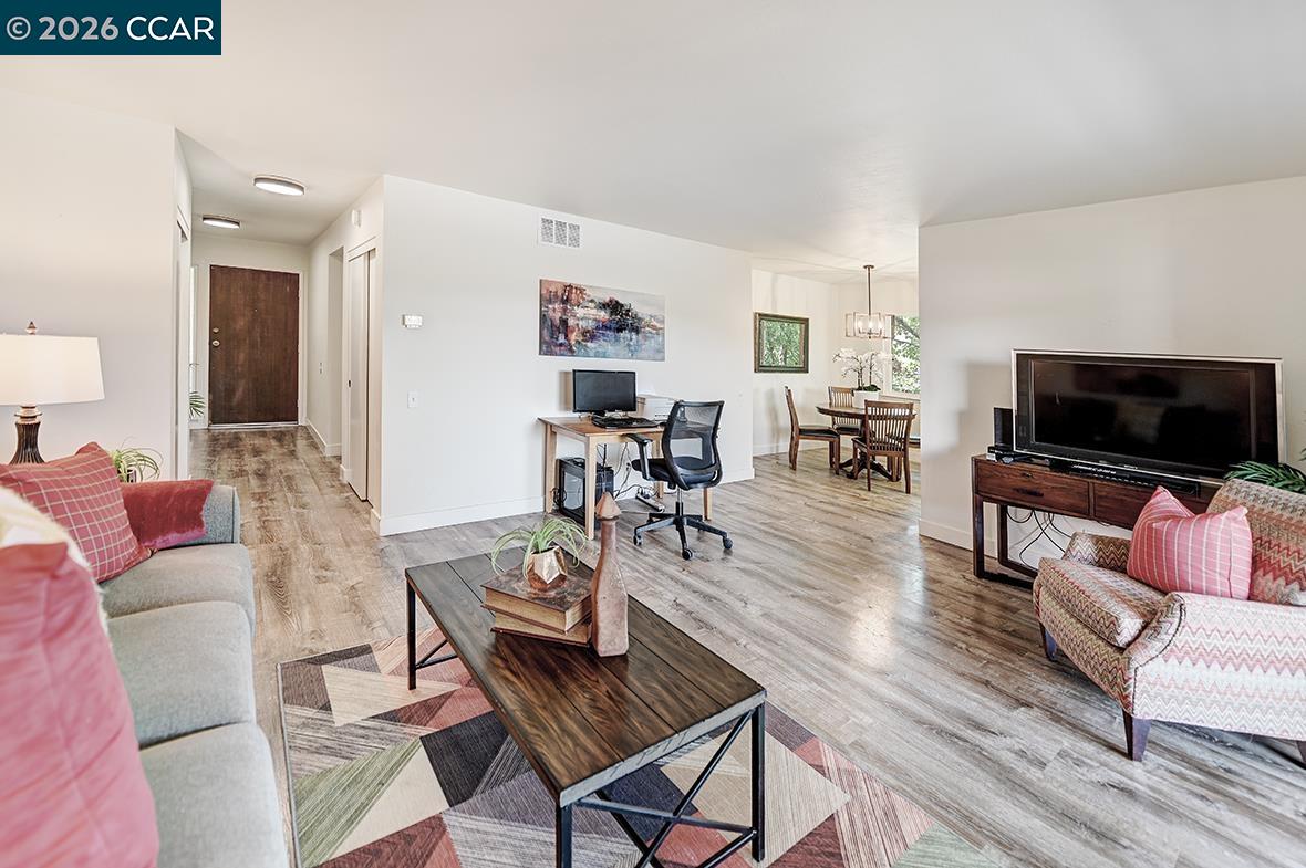 Photo #12: 41133489 Listing: Photo #12