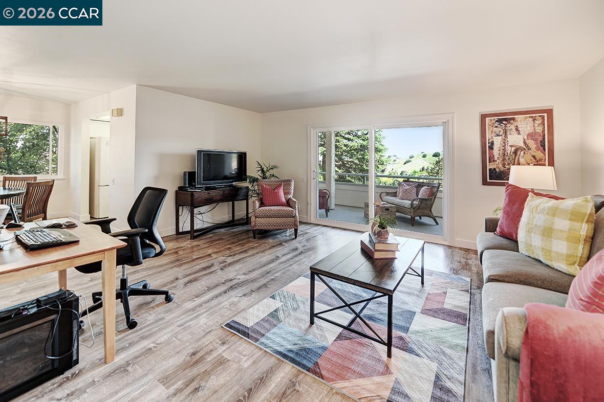 Photo #4: 41133489 Listing: Photo #4