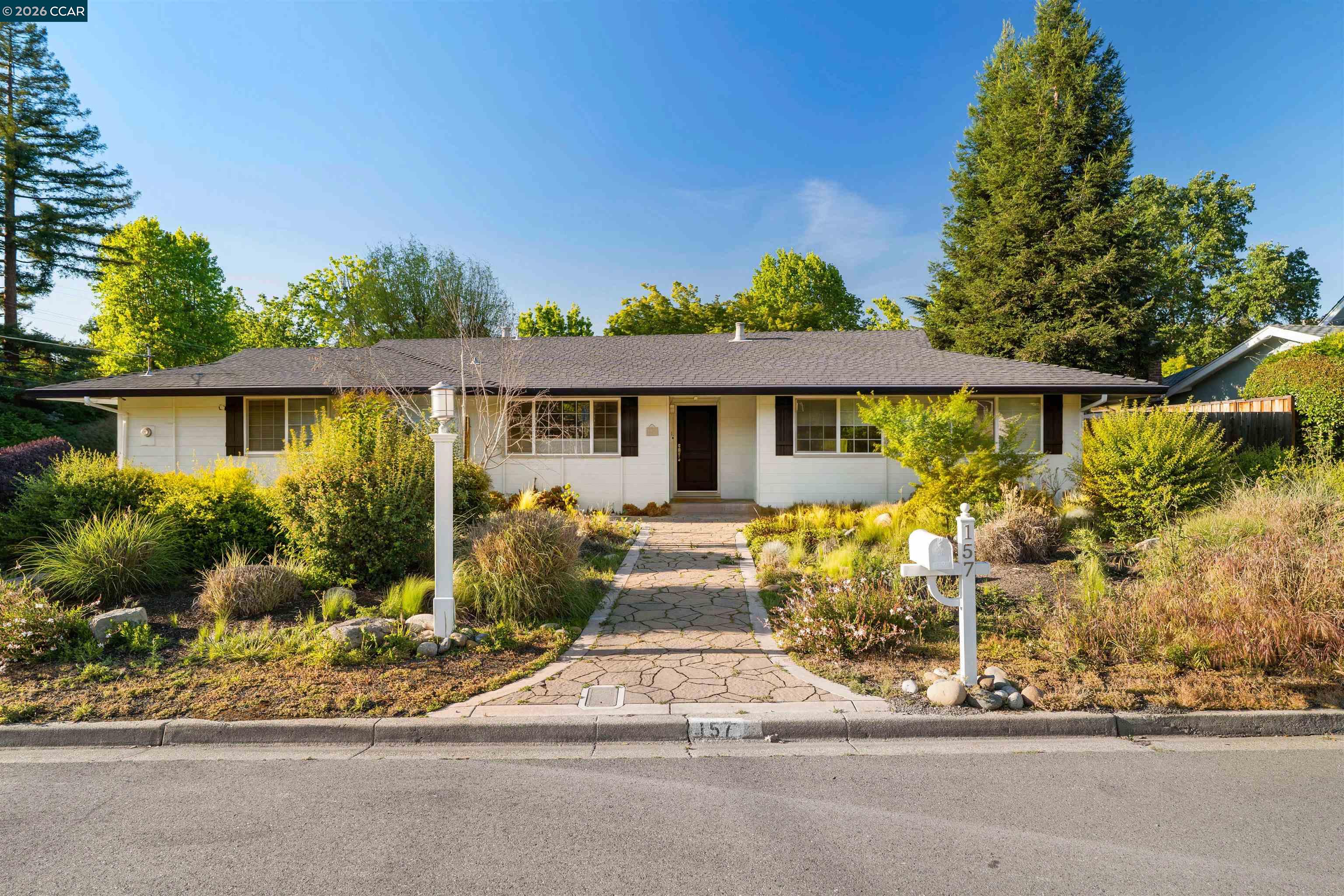 157 Clydesdale Dr