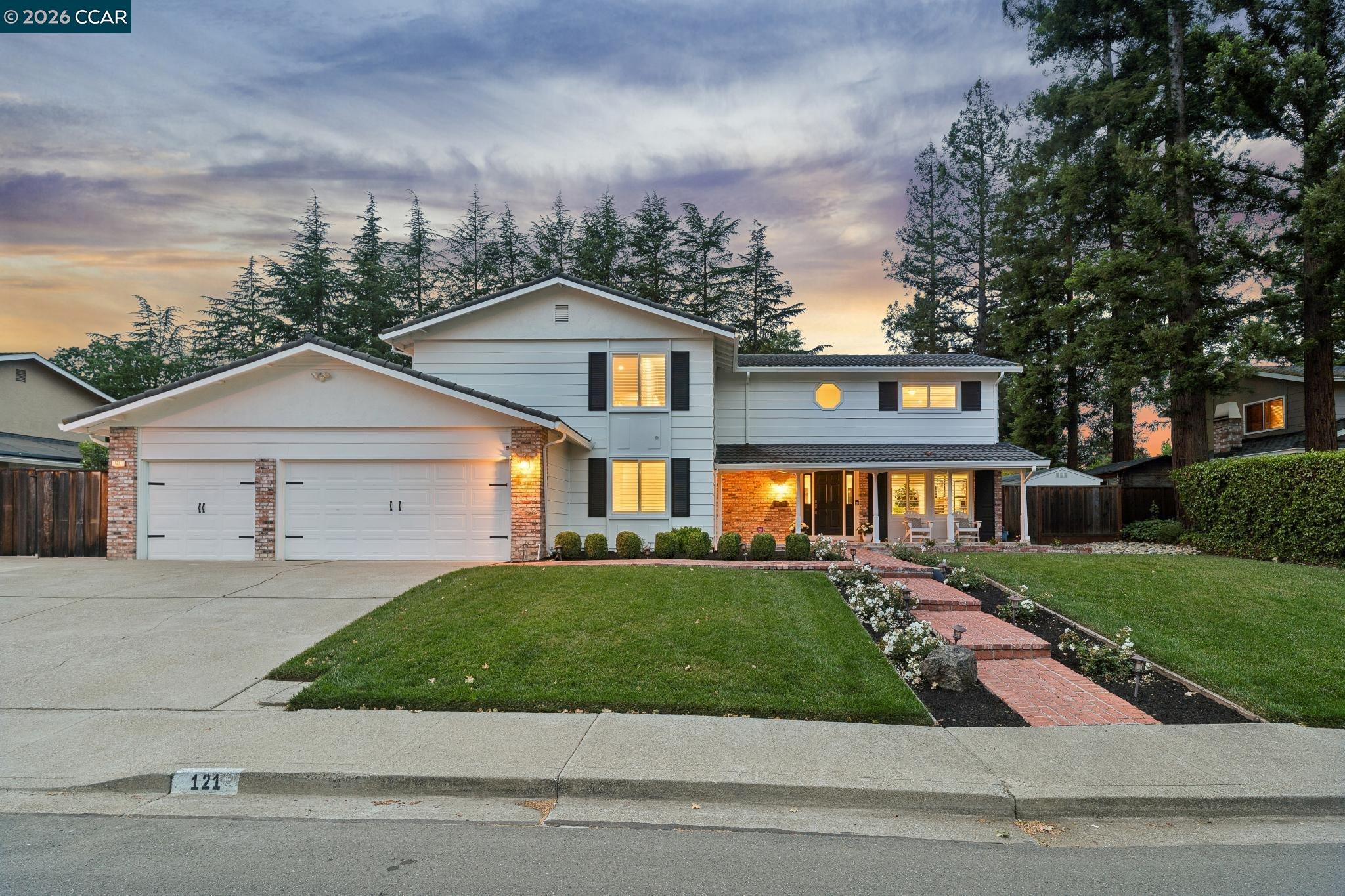 121 Castleford Cir