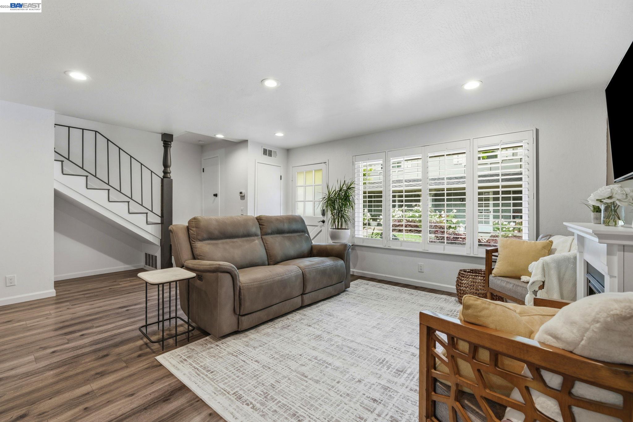 Photo #3: 41133533 Listing: Photo #3