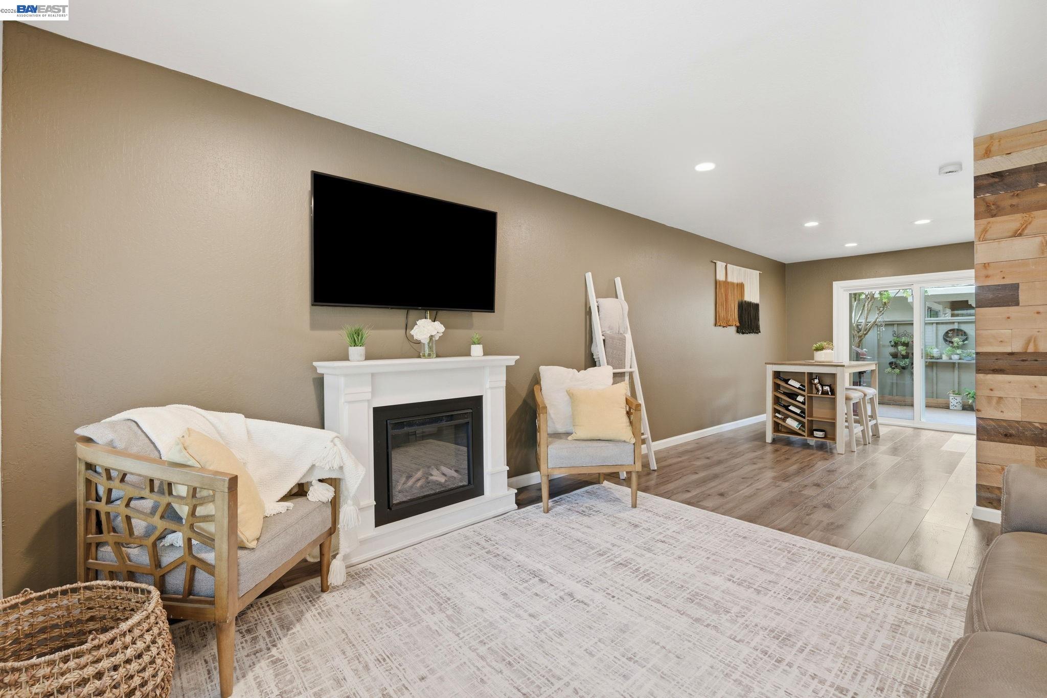 Photo #5: 41133533 Listing: Photo #5