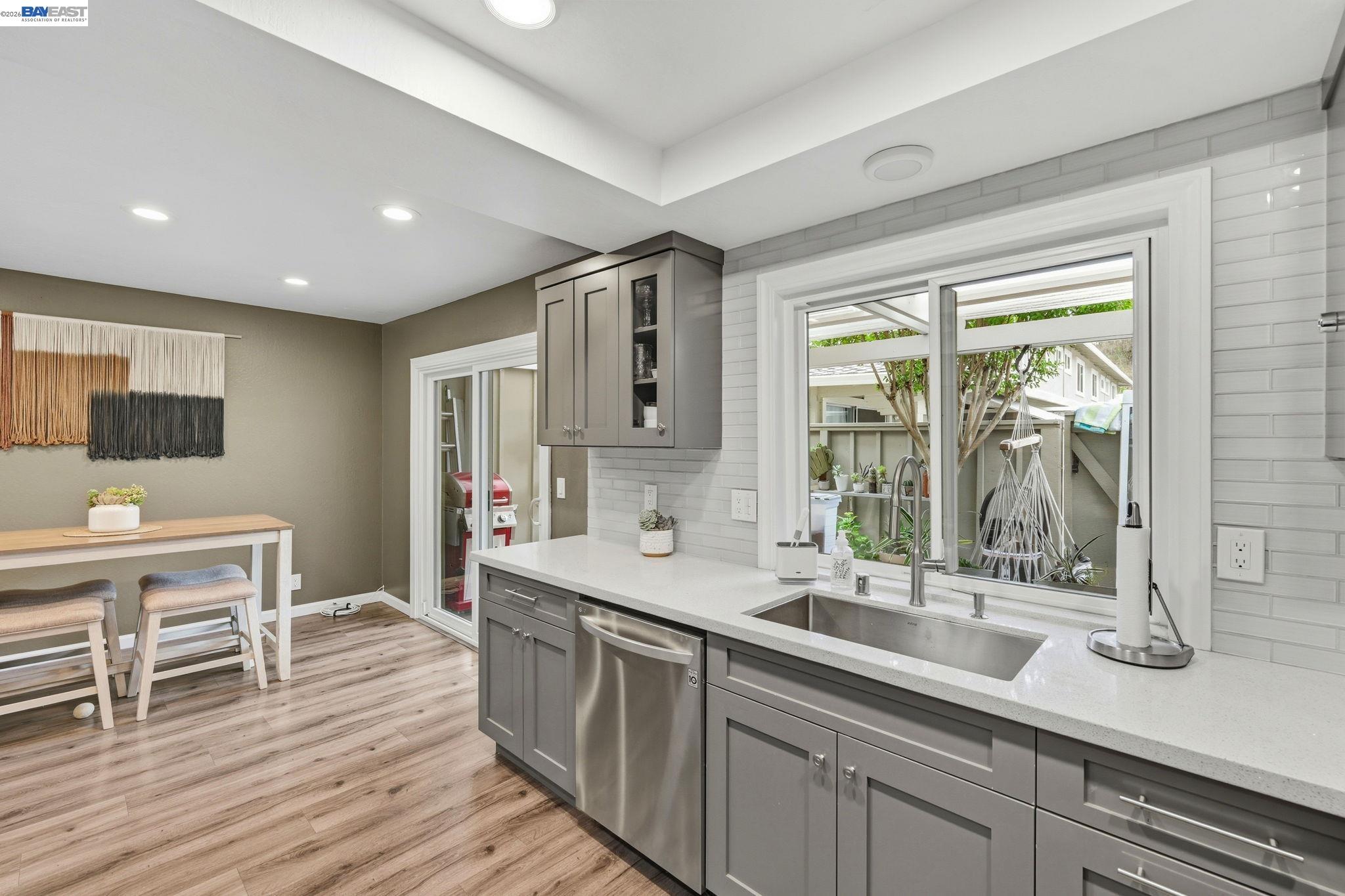 Photo #8: 41133533 Listing: Photo #8