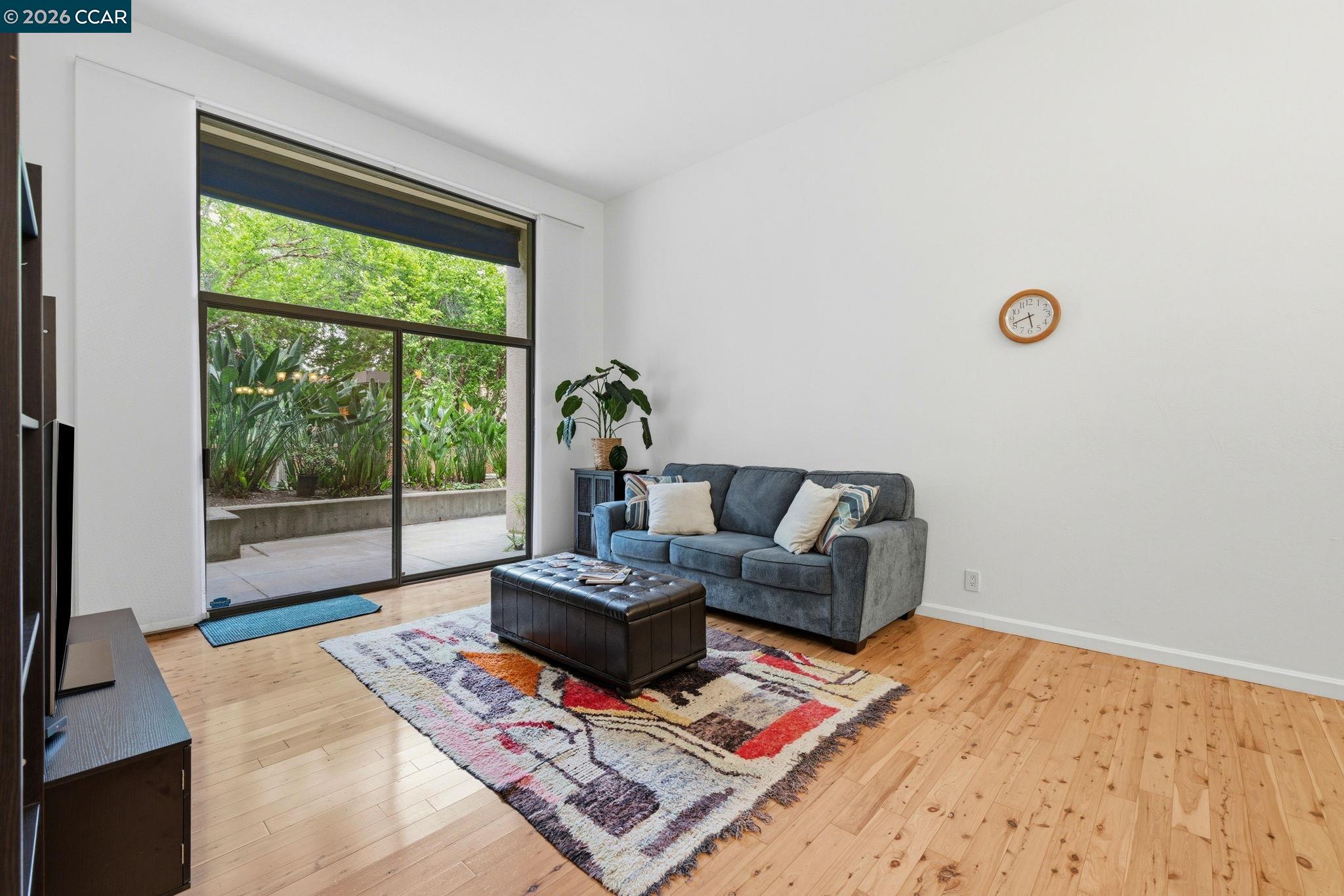 Photo #12: 41133542 Listing: Photo #12