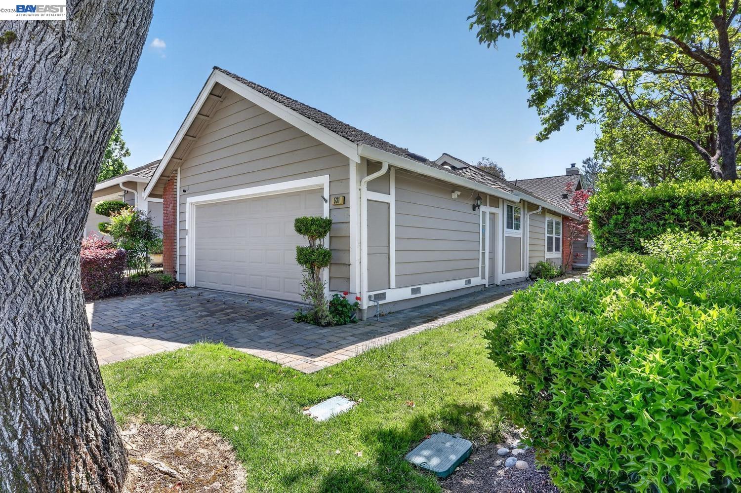 Photo #2: 41133547 Listing: Photo #2