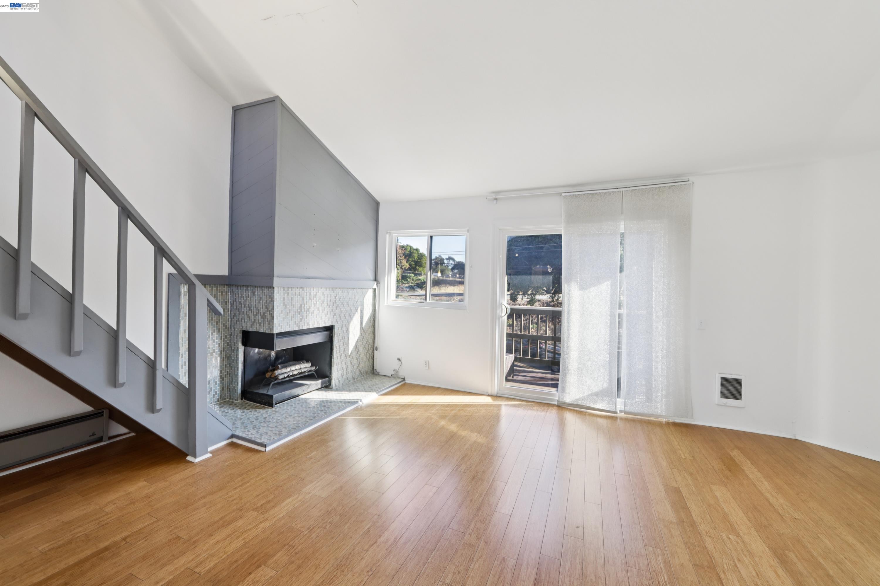 Photo #1: 41133621 Listing: Photo #1