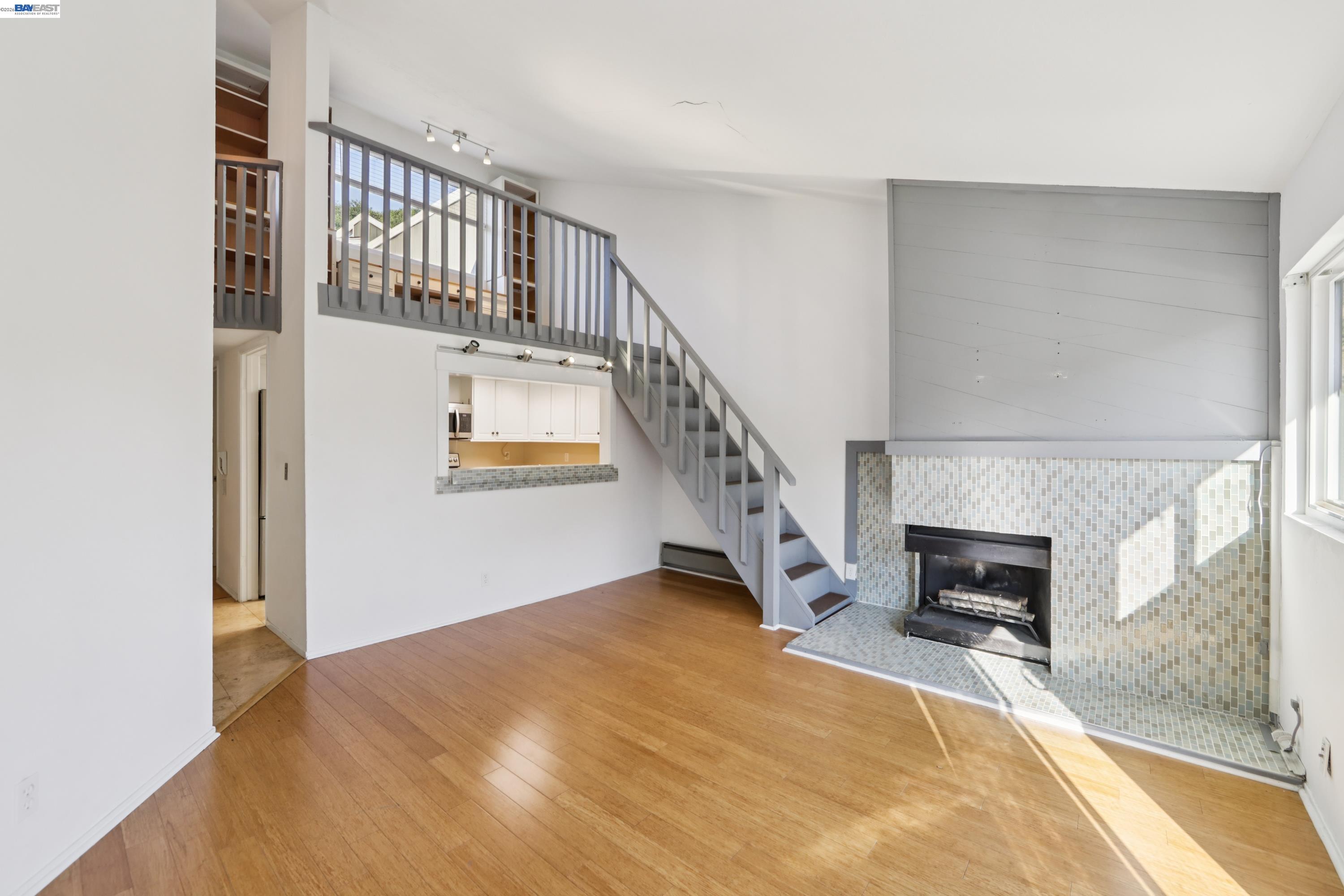 Photo #3: 41133621 Listing: Photo #3