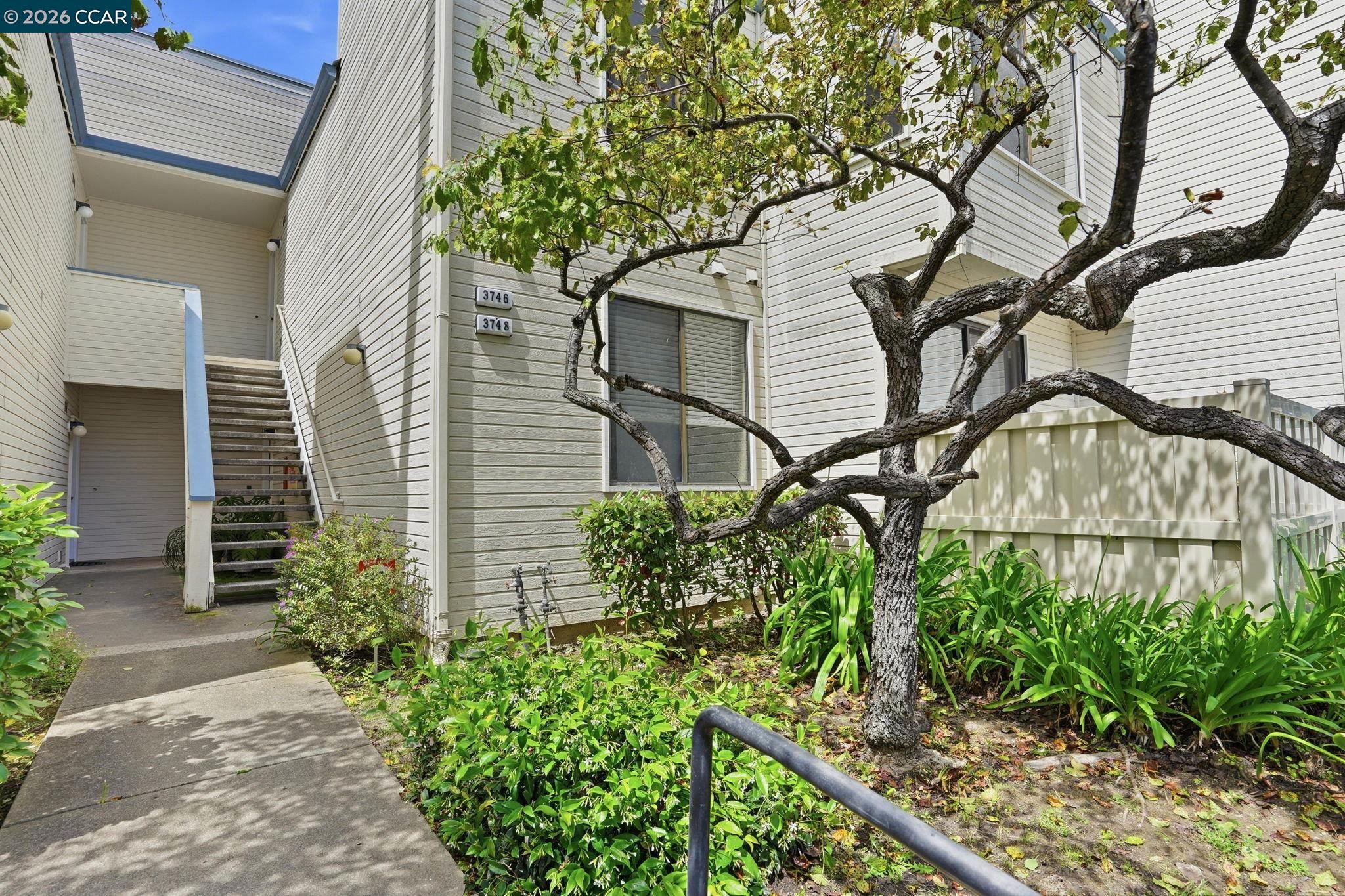 Photo #2: 41133668 Listing: Photo #2