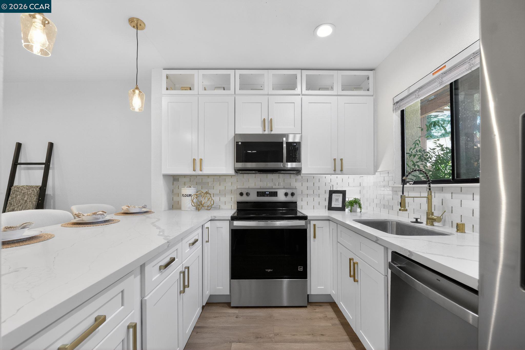 Photo #1: 41133727 Listing: Photo #1