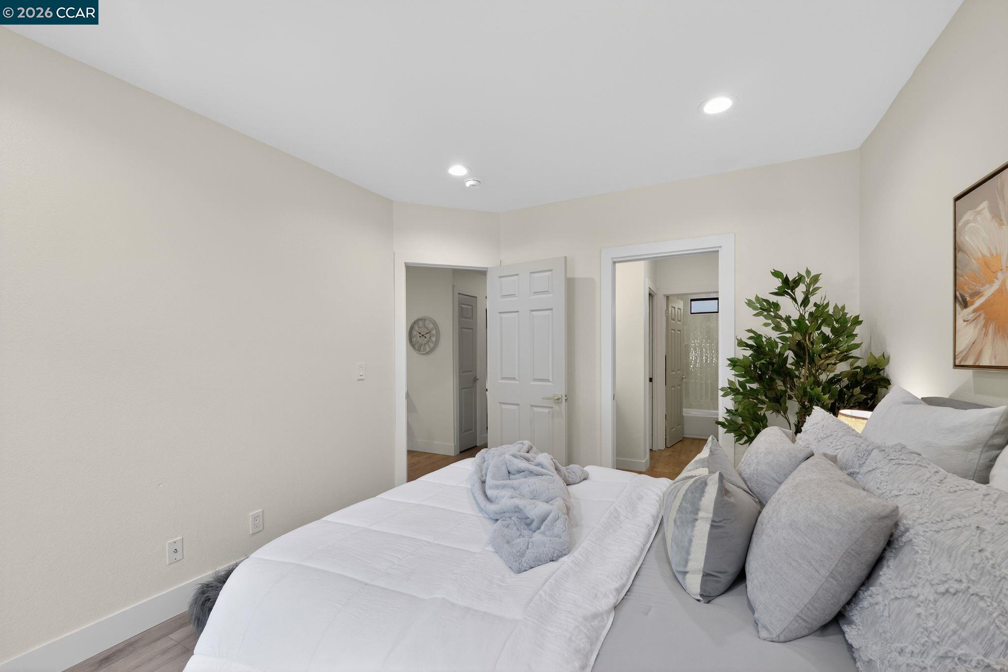 Photo #11: 41133727 Listing: Photo #11