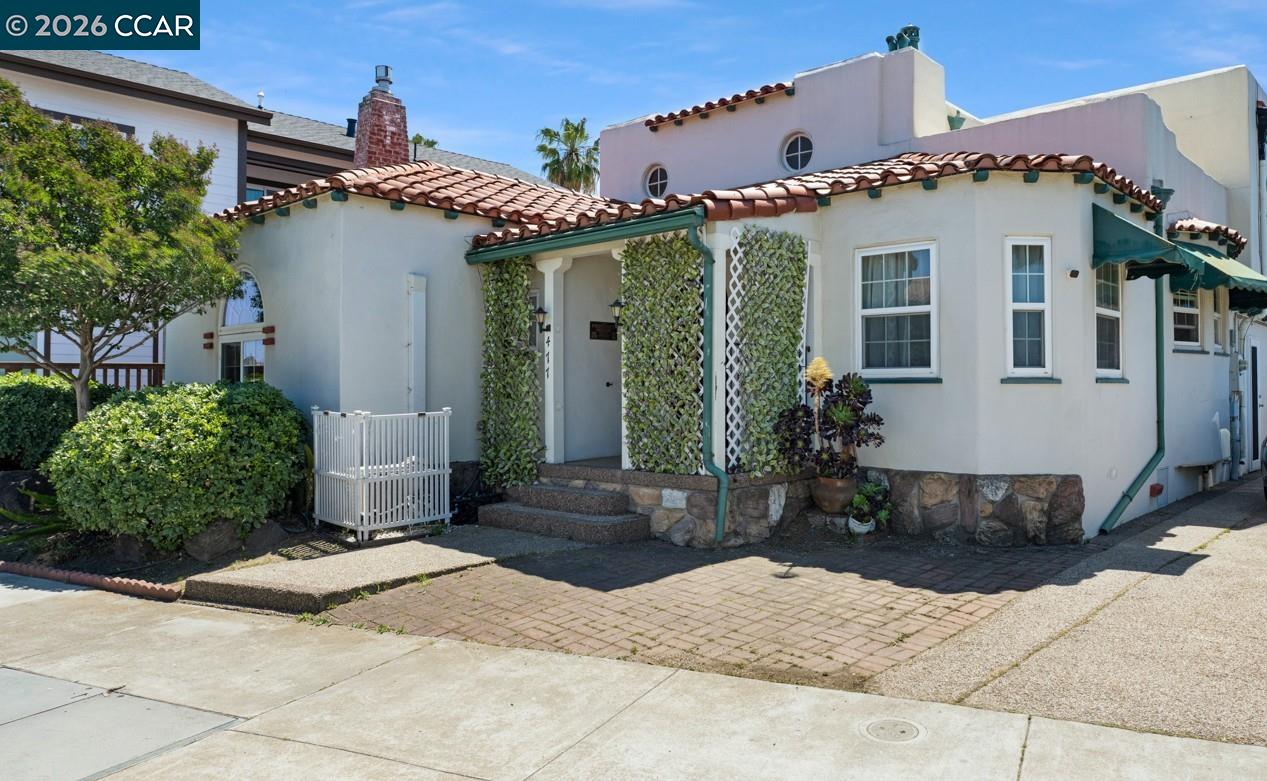 477 W 10Th St, Pittsburg CA 94565 — photo 2