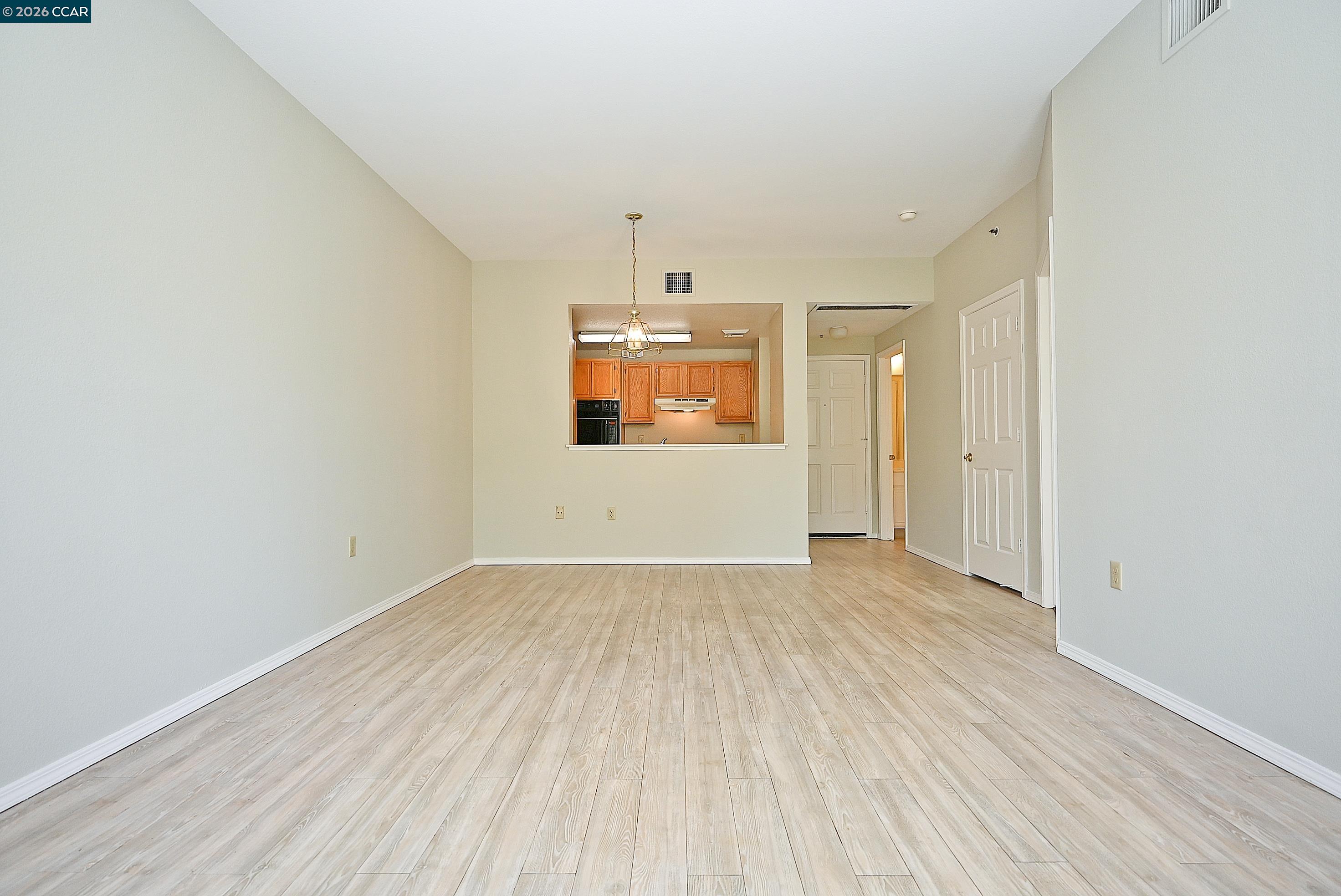 Photo #7: 41133757 Listing: Photo #7