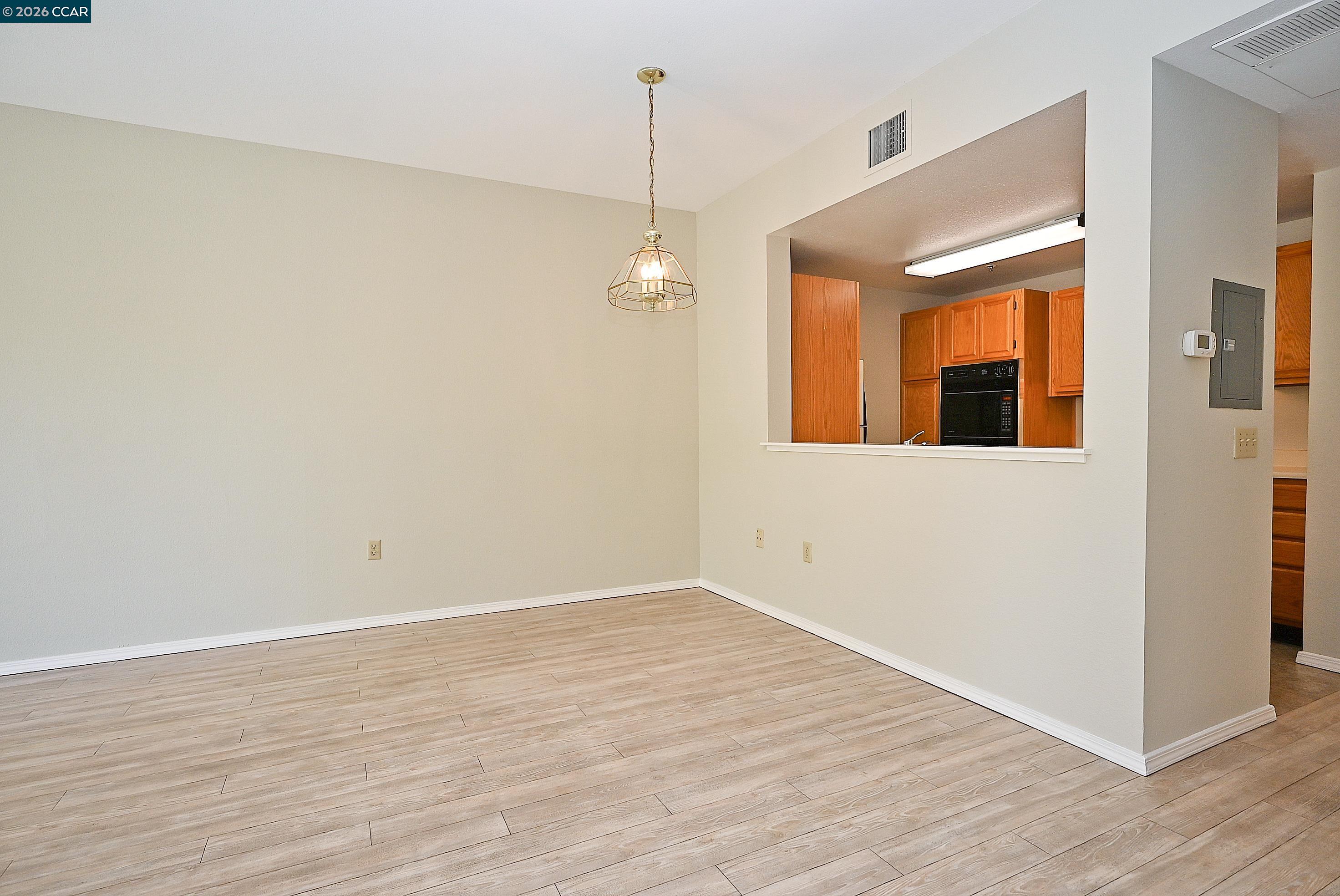 Photo #9: 41133757 Listing: Photo #9