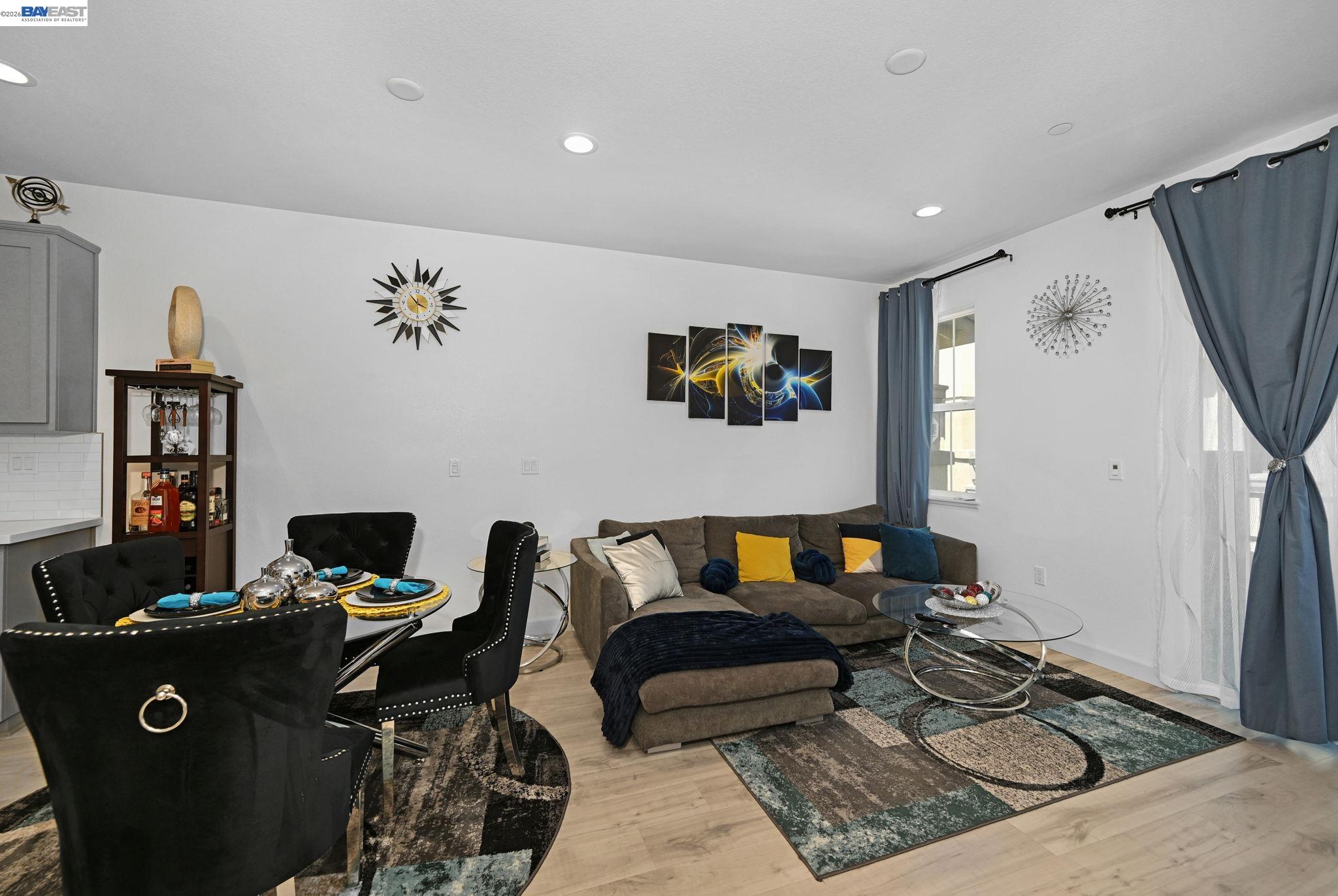 Photo #4: 41133801 Listing: Photo #4