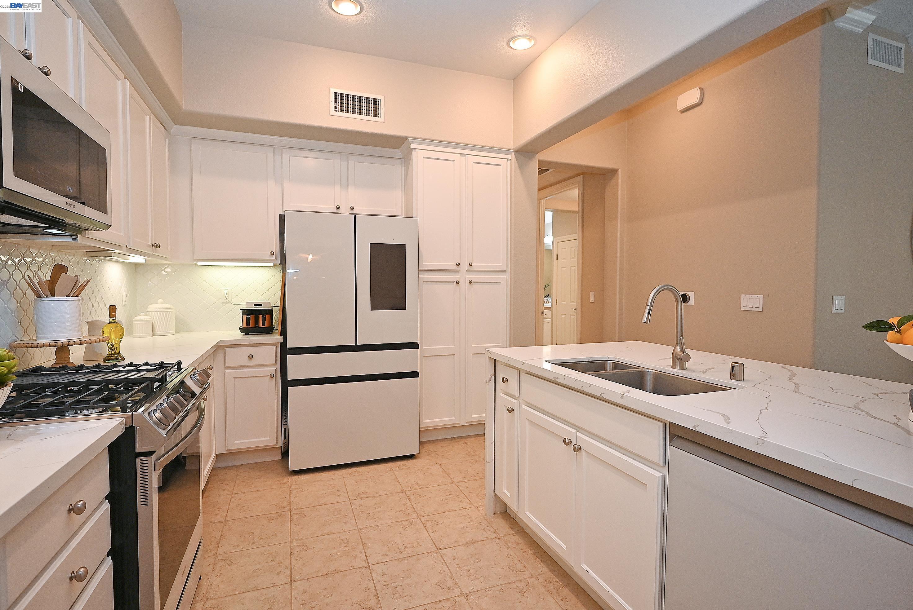 Photo #11: 41133803 Listing: Photo #11