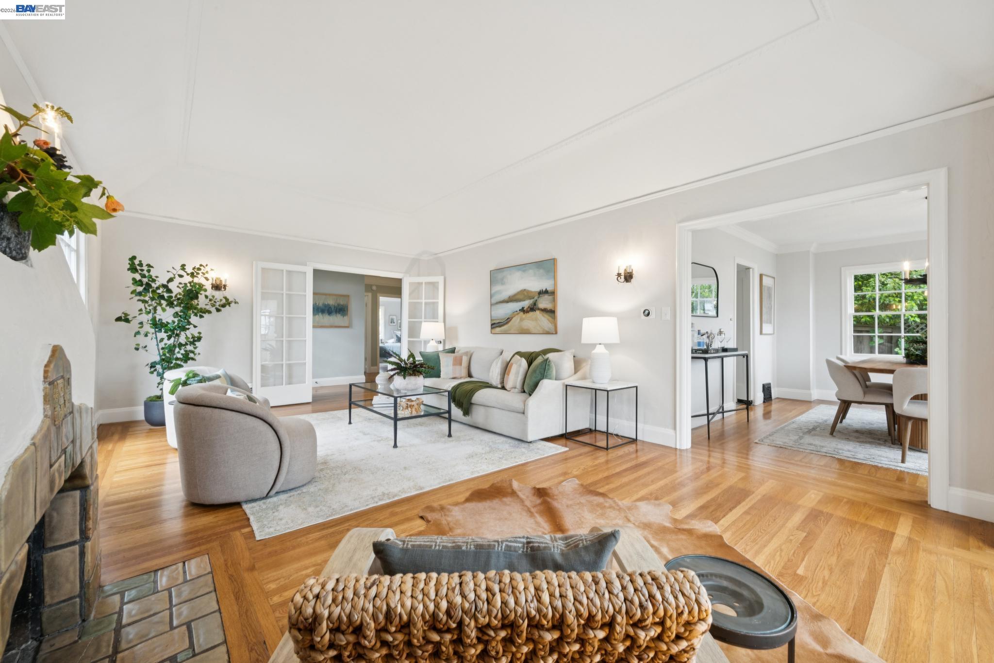 6968 THORNHILL DRIVE, Oakland, CA, 94611