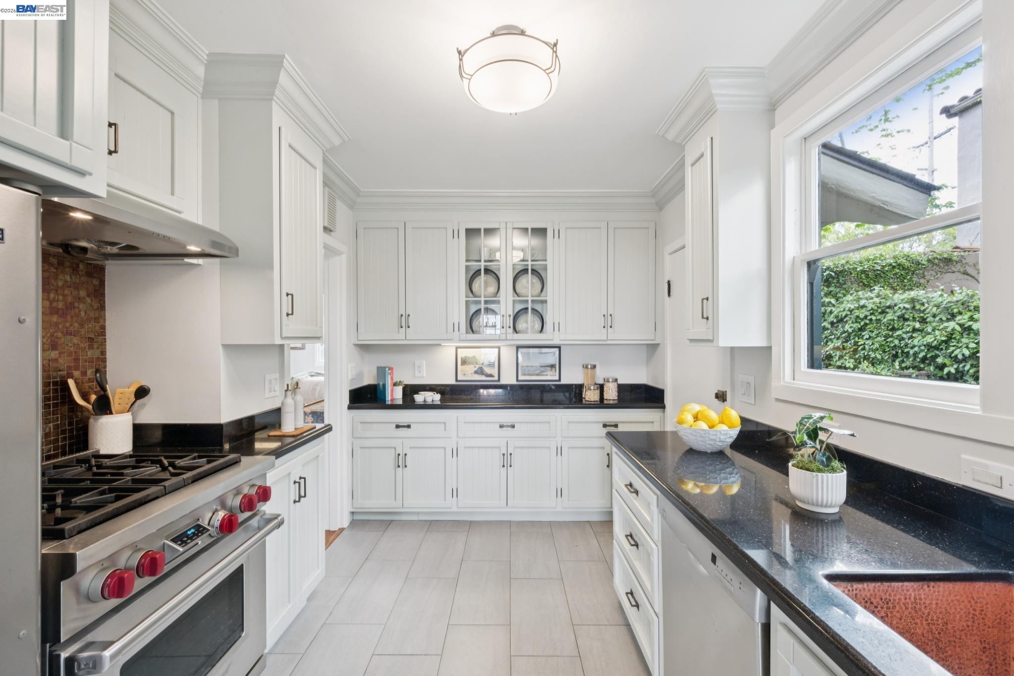 6968 THORNHILL DRIVE, Oakland, CA, 94611