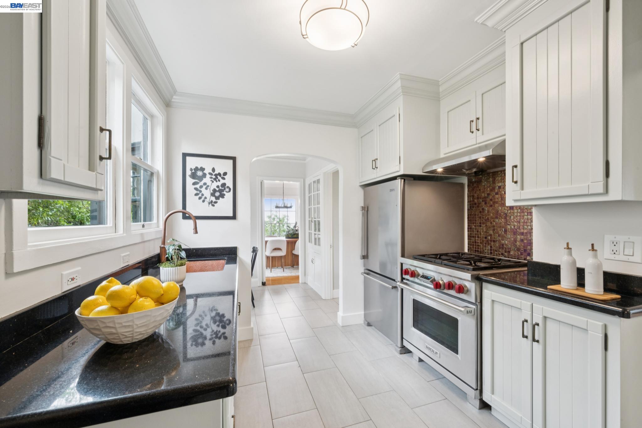 6968 THORNHILL DRIVE, Oakland, CA, 94611