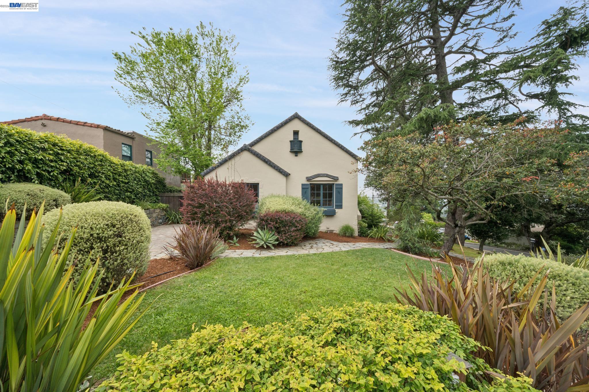 6968 THORNHILL DRIVE, Oakland, CA, 94611