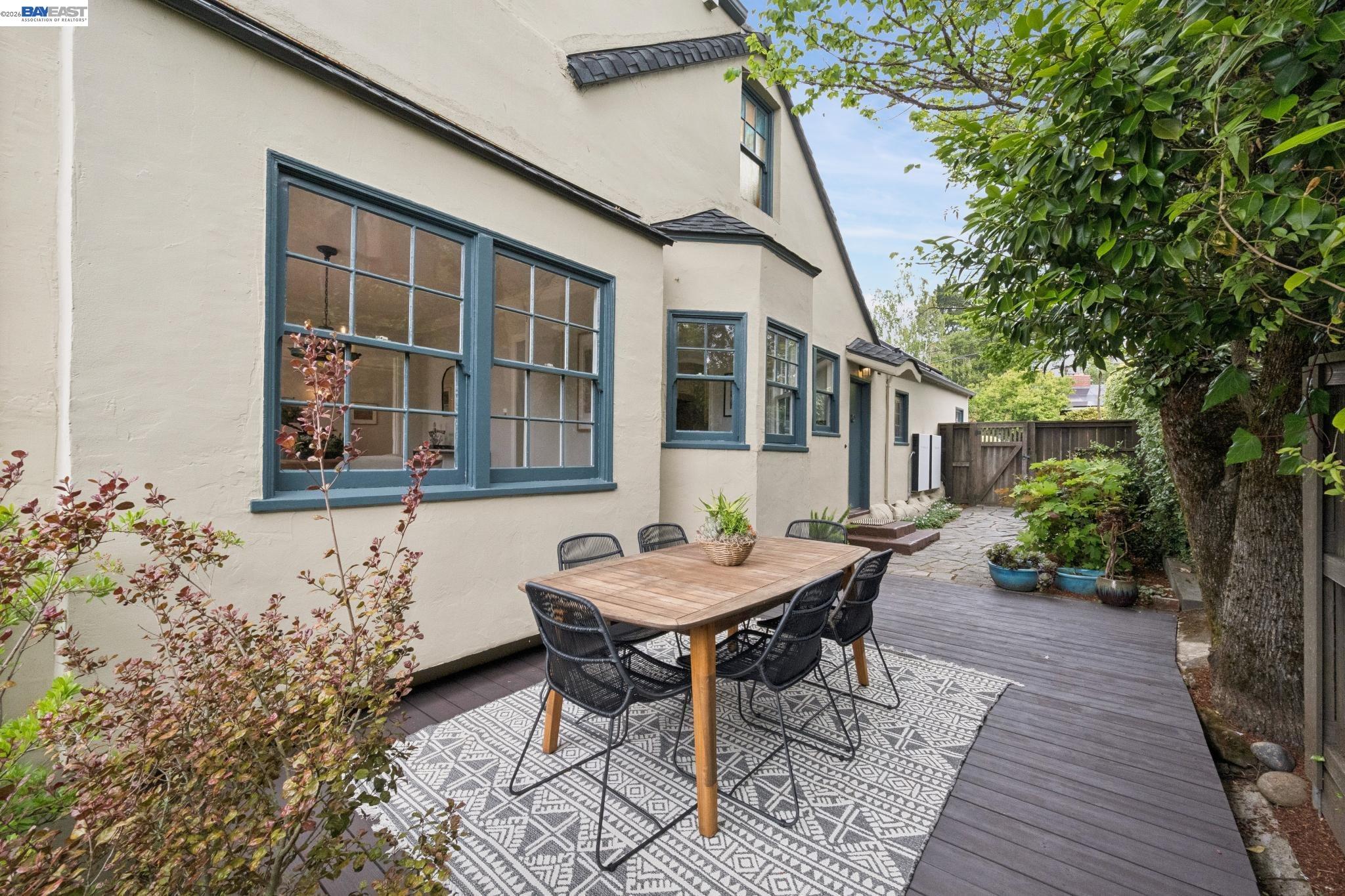 6968 THORNHILL DRIVE, Oakland, CA, 94611