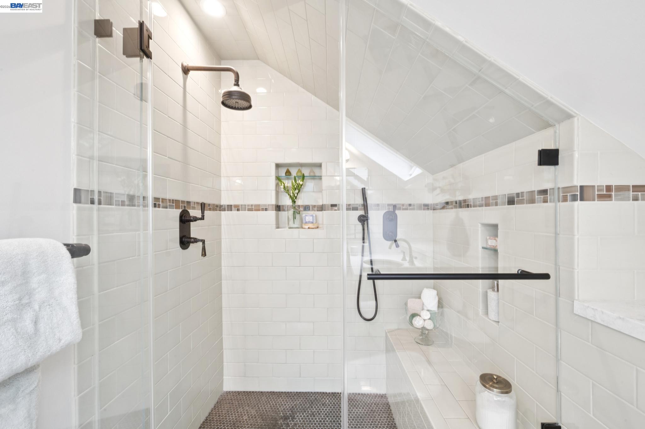 6968 THORNHILL DRIVE, Oakland, CA, 94611