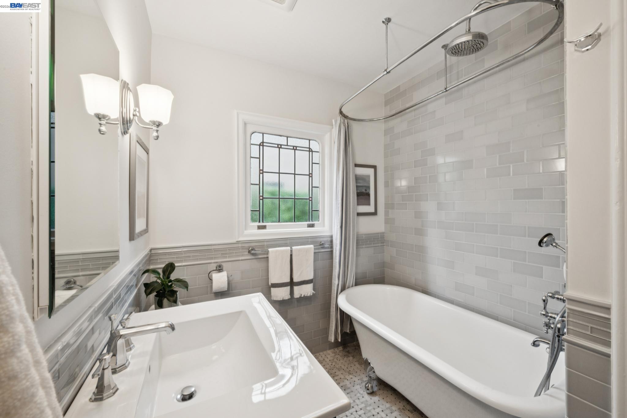 6968 THORNHILL DRIVE, Oakland, CA, 94611