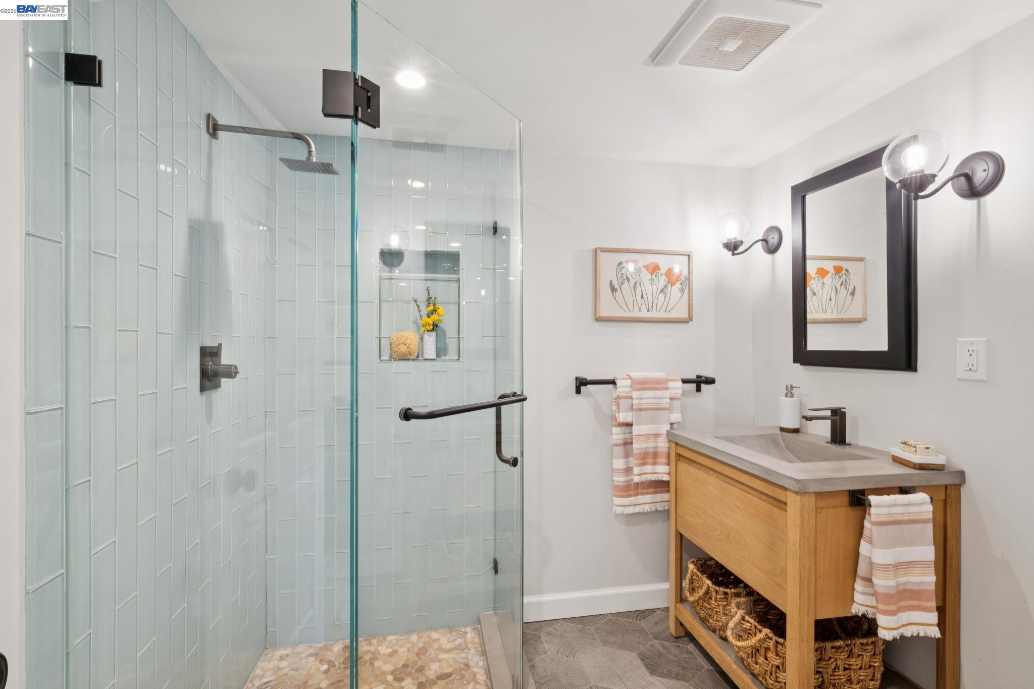 6968 THORNHILL DRIVE, Oakland, CA, 94611