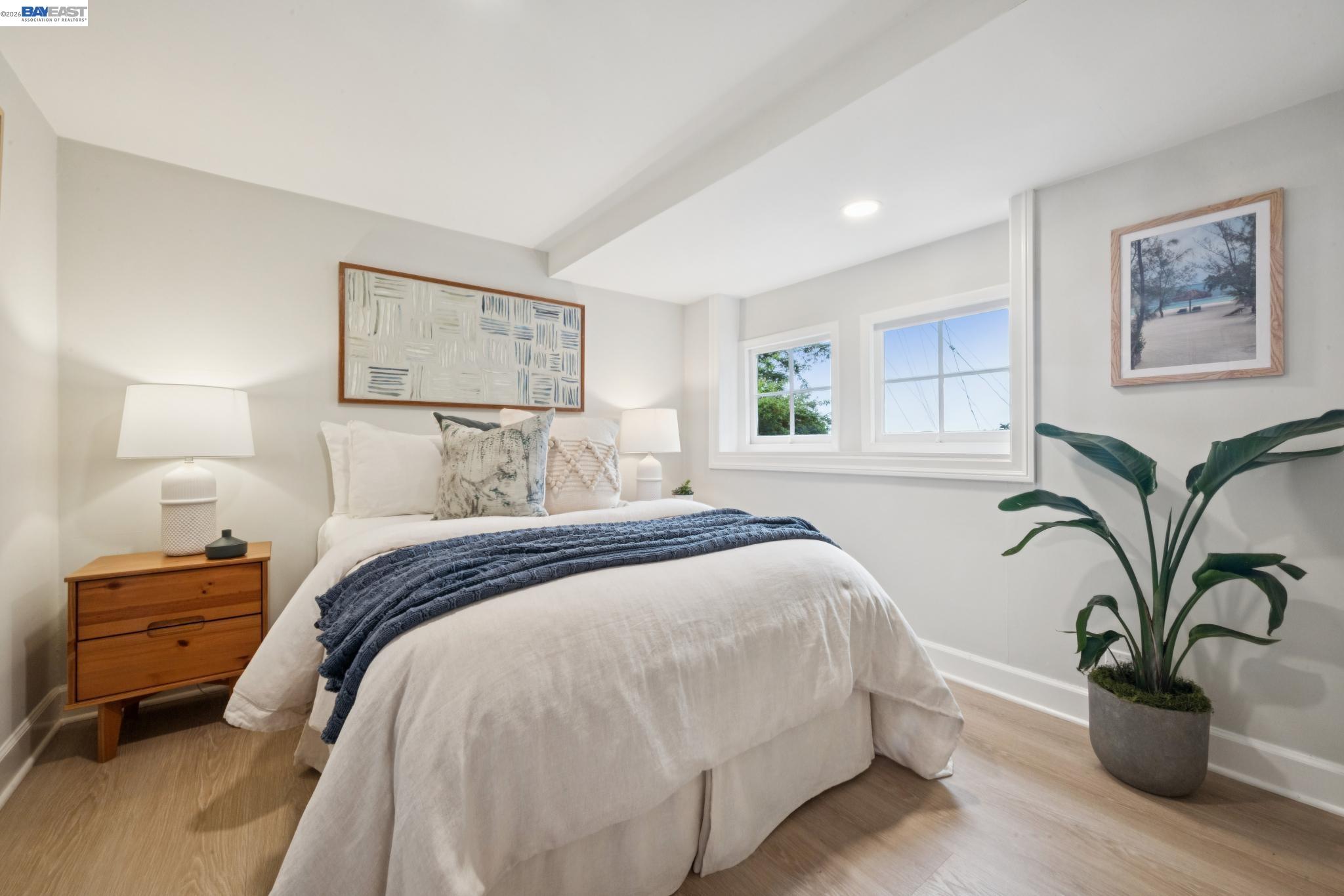 6968 THORNHILL DRIVE, Oakland, CA, 94611
