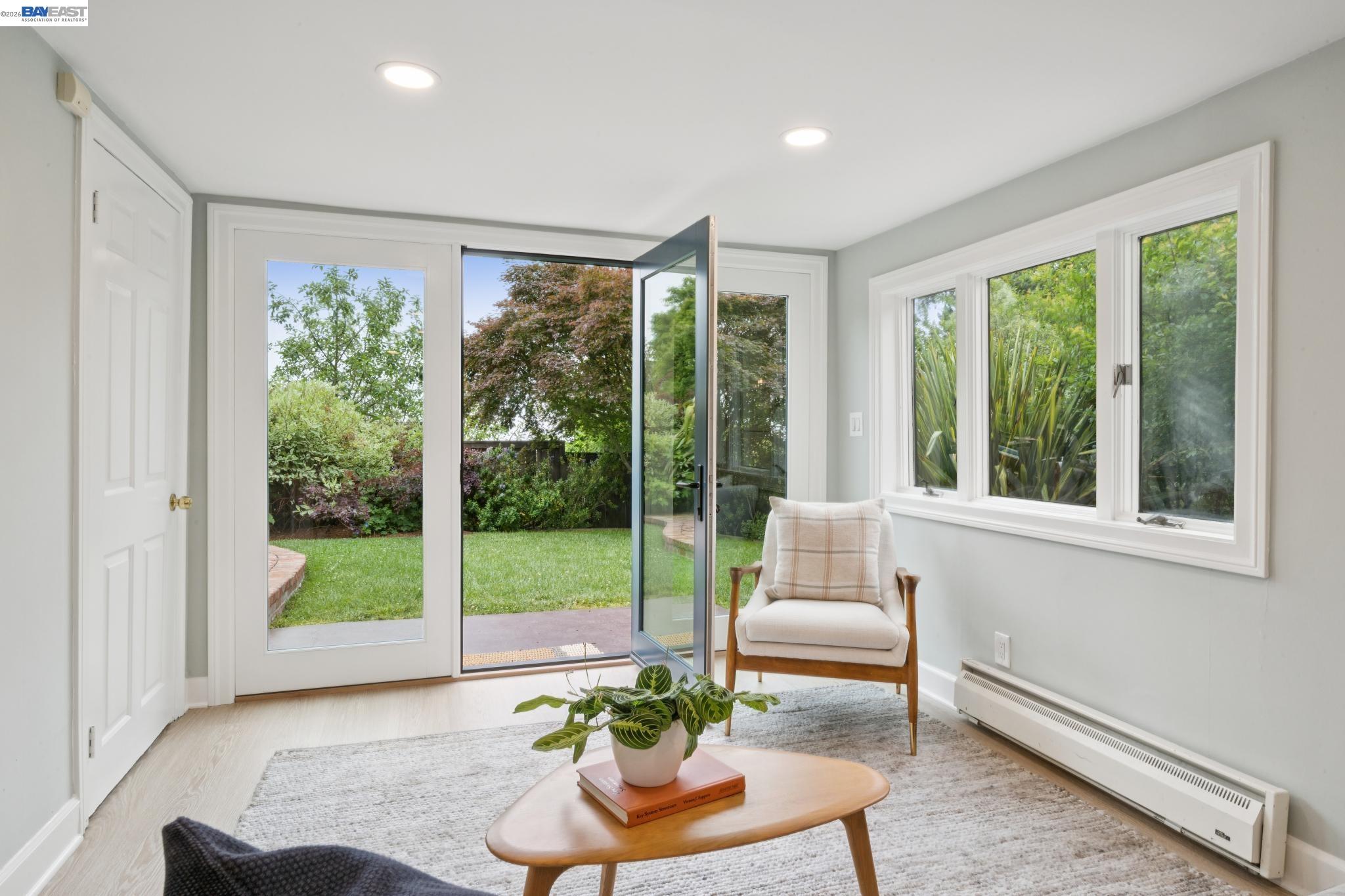 6968 THORNHILL DRIVE, Oakland, CA, 94611