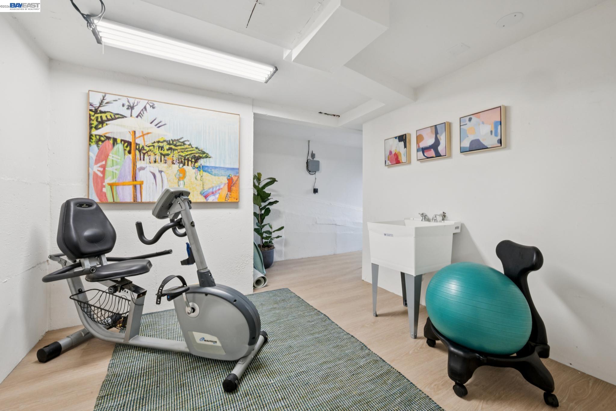 6968 THORNHILL DRIVE, Oakland, CA, 94611
