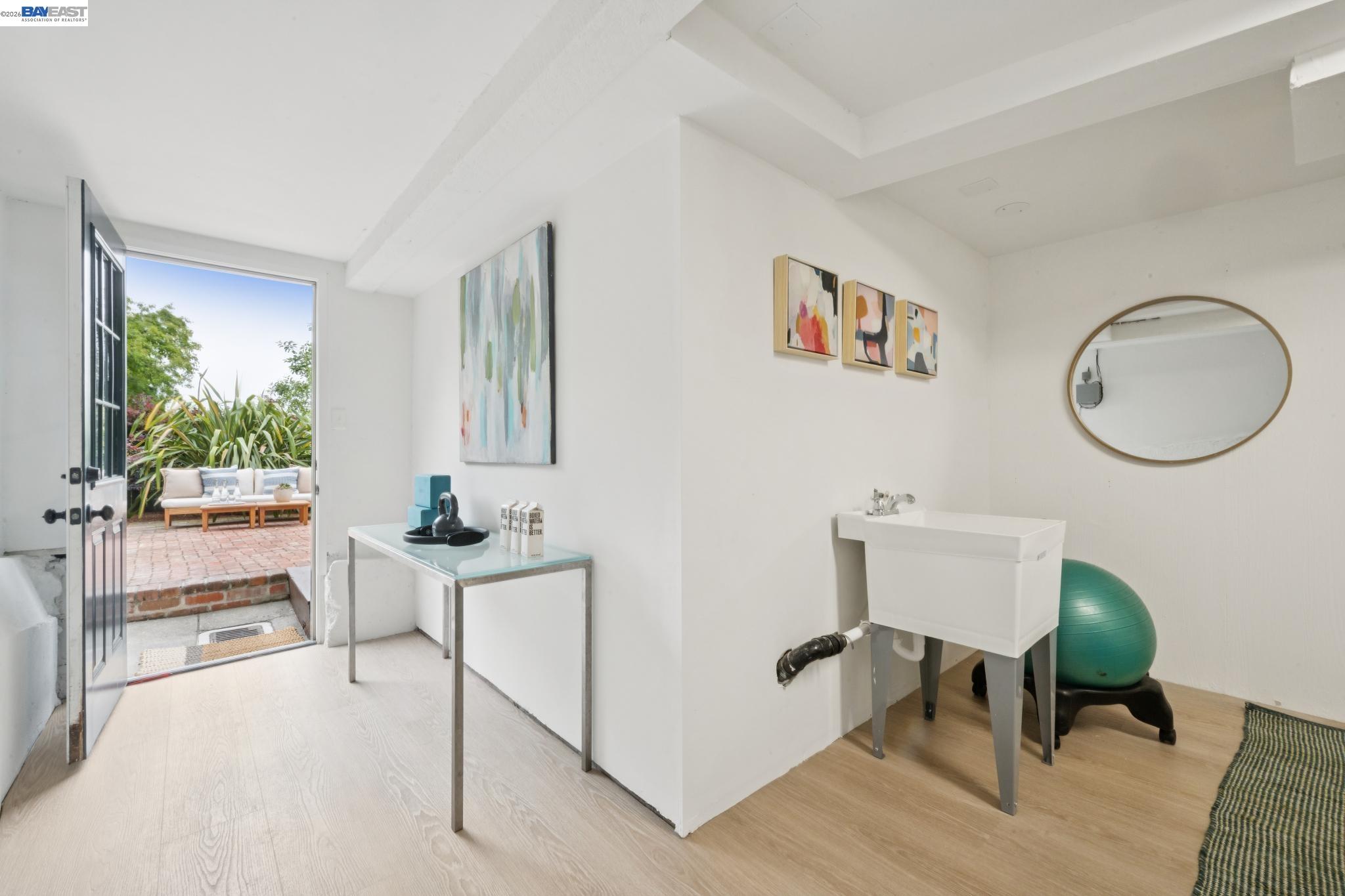 6968 THORNHILL DRIVE, Oakland, CA, 94611