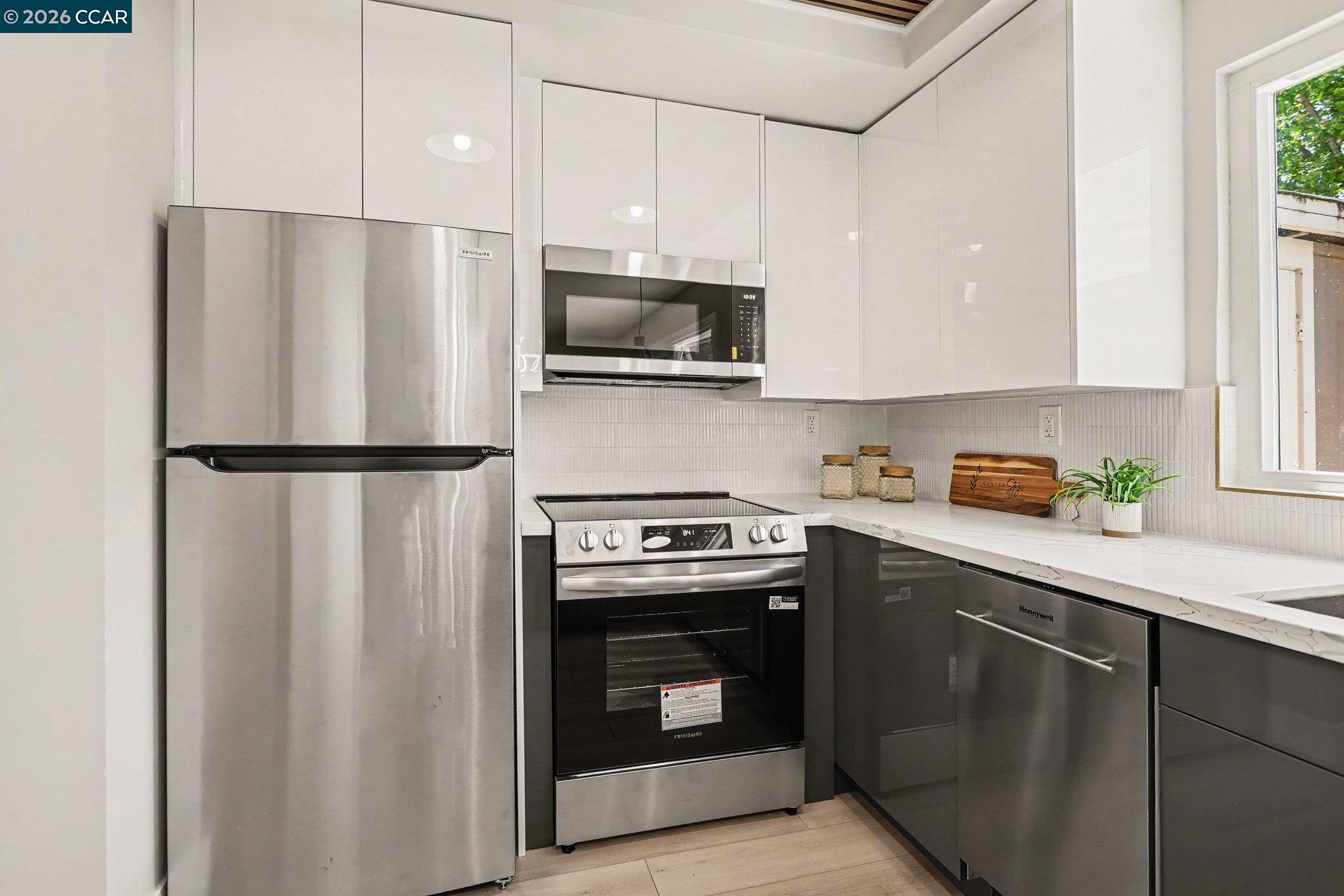 Photo #3: 41133822 Listing: Photo #3