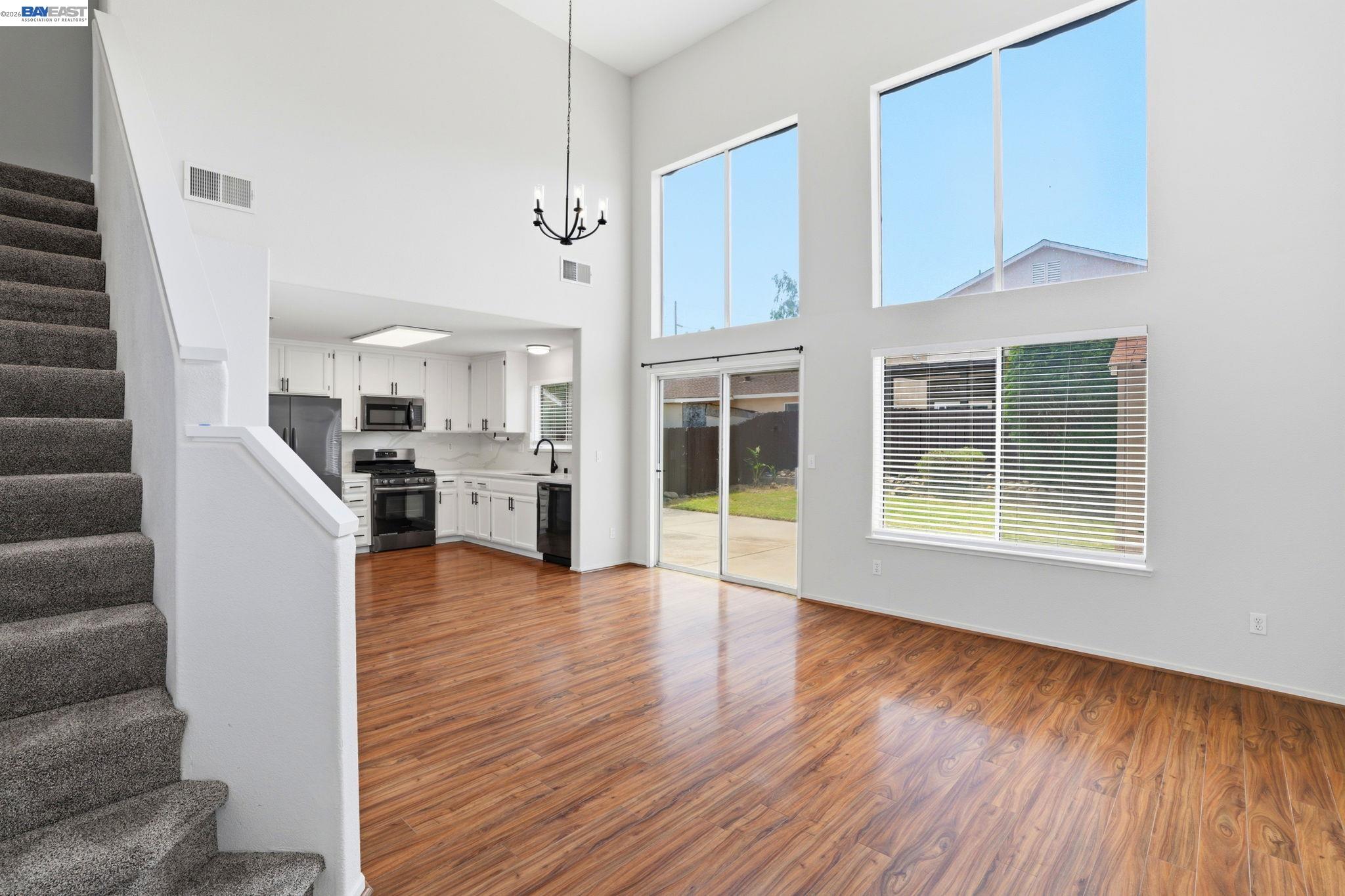 419 Pioneer Ave, Manteca CA 95336 — photo 4